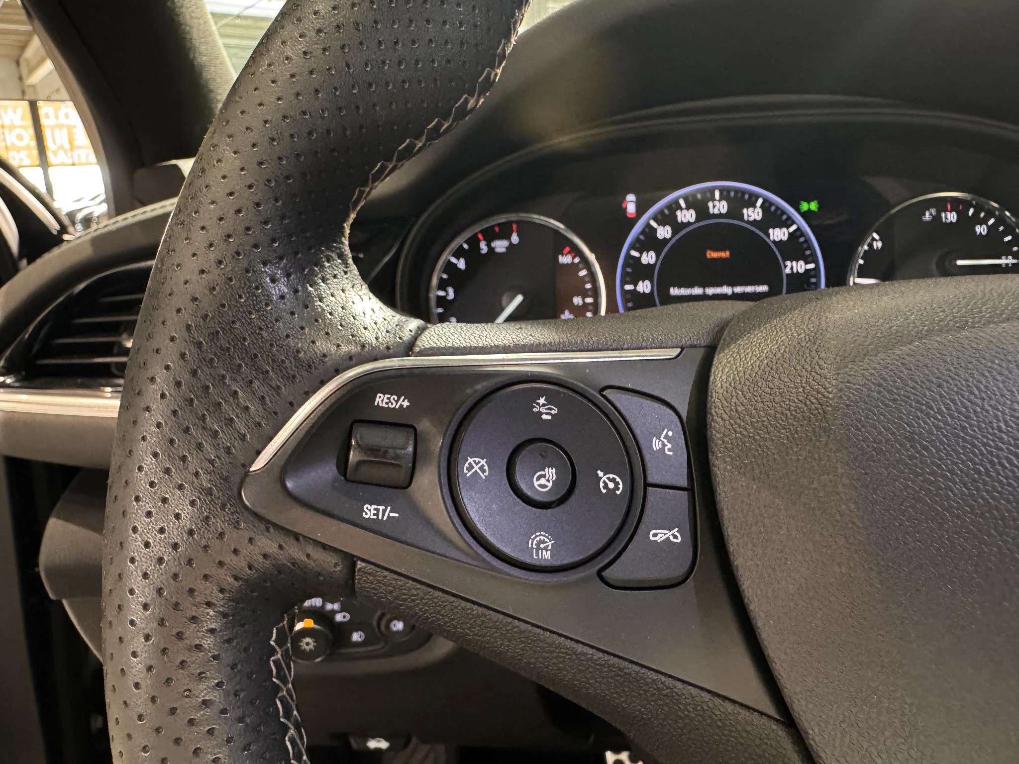 Opel-Insignia-image-15