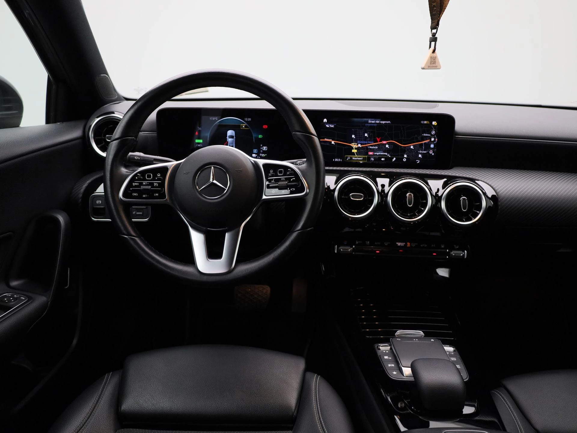 Mercedes-Benz-A-Klasse-image-6