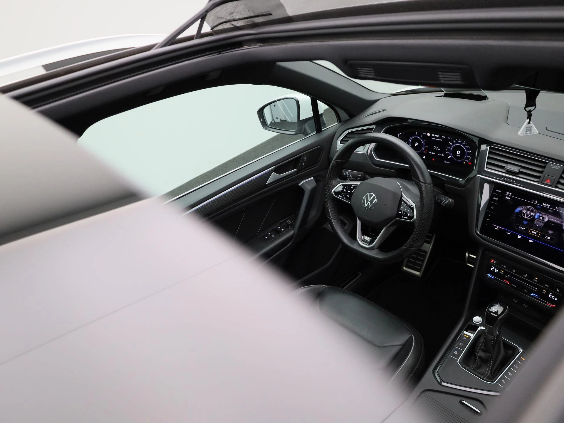 Volkswagen Tiguan 1.4 TSI eHybrid R-Line Business+ 245 PK|