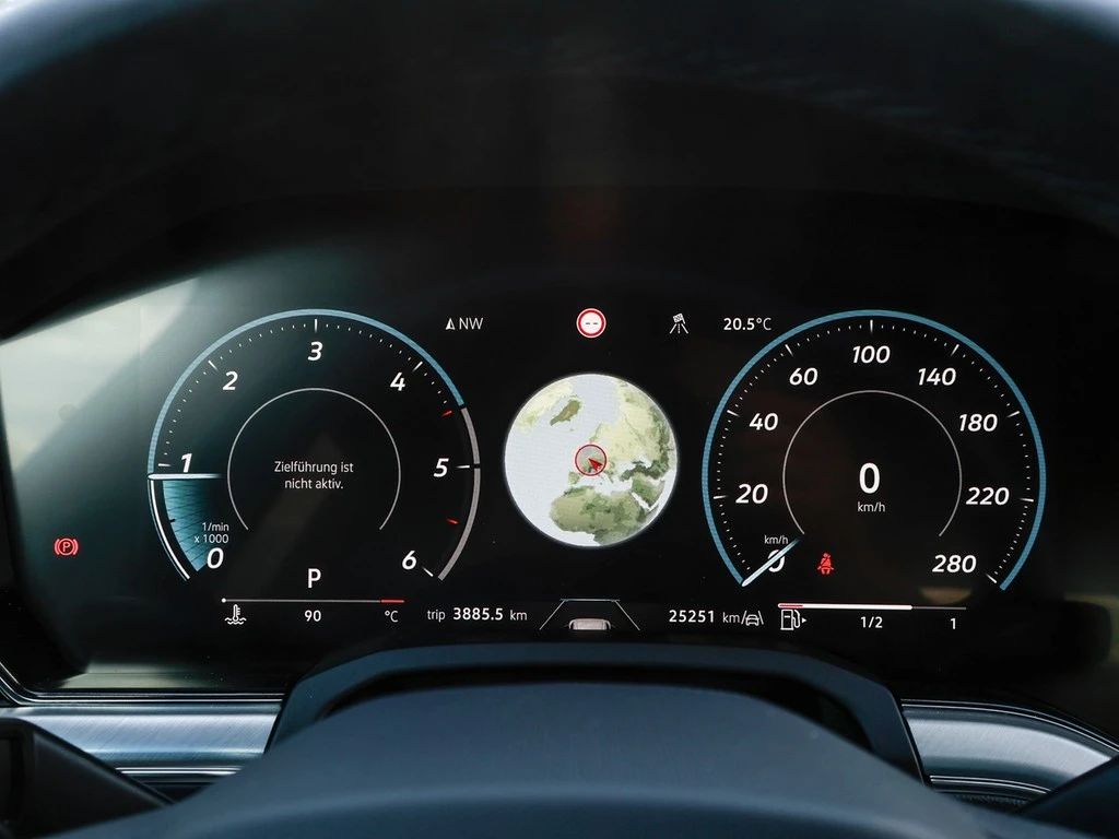 Volkswagen-Touareg-image-13