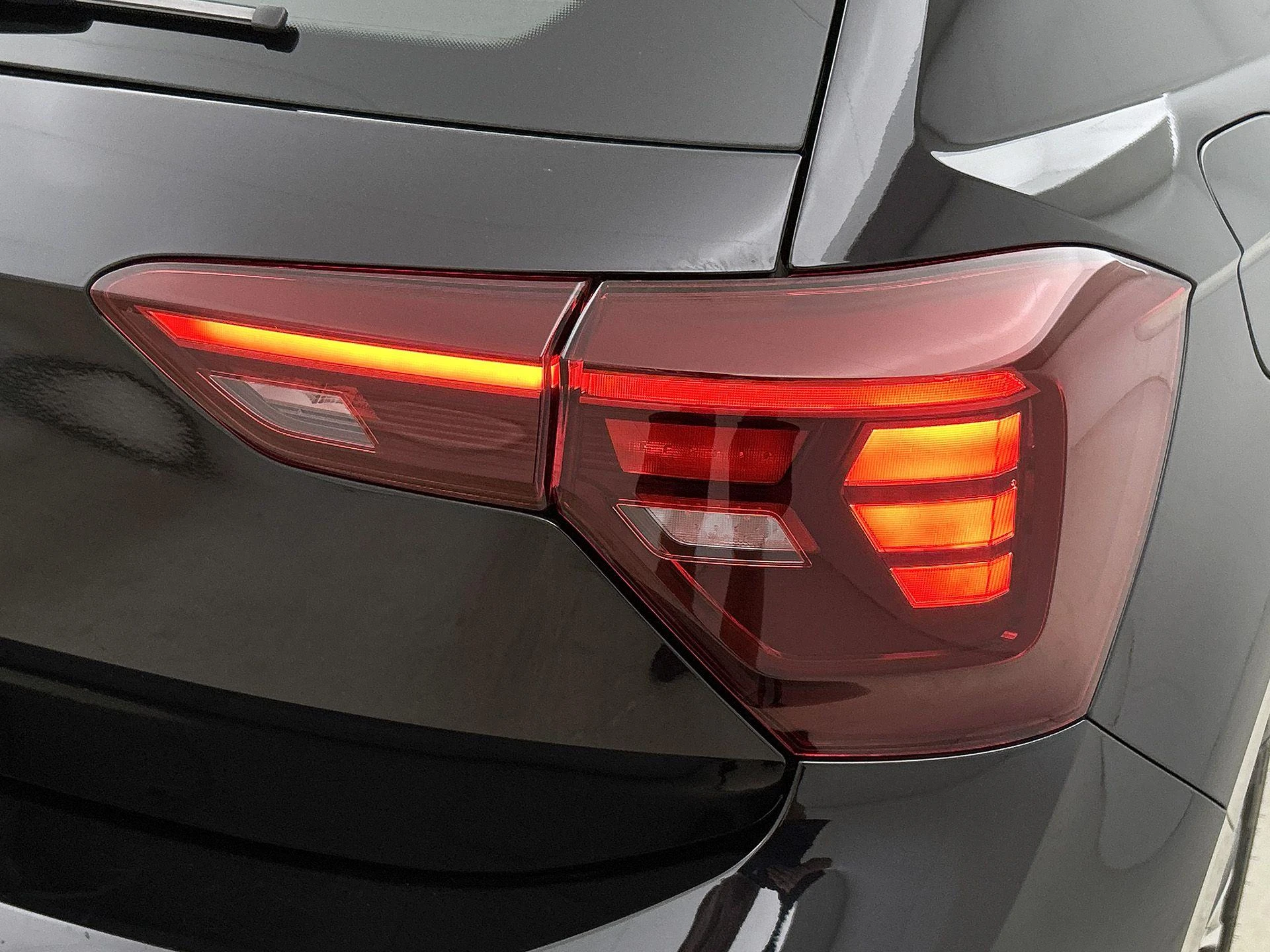 Volkswagen-Polo-image-27