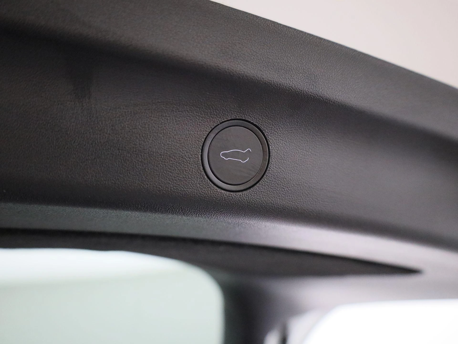 Tesla-Model Y-image-13