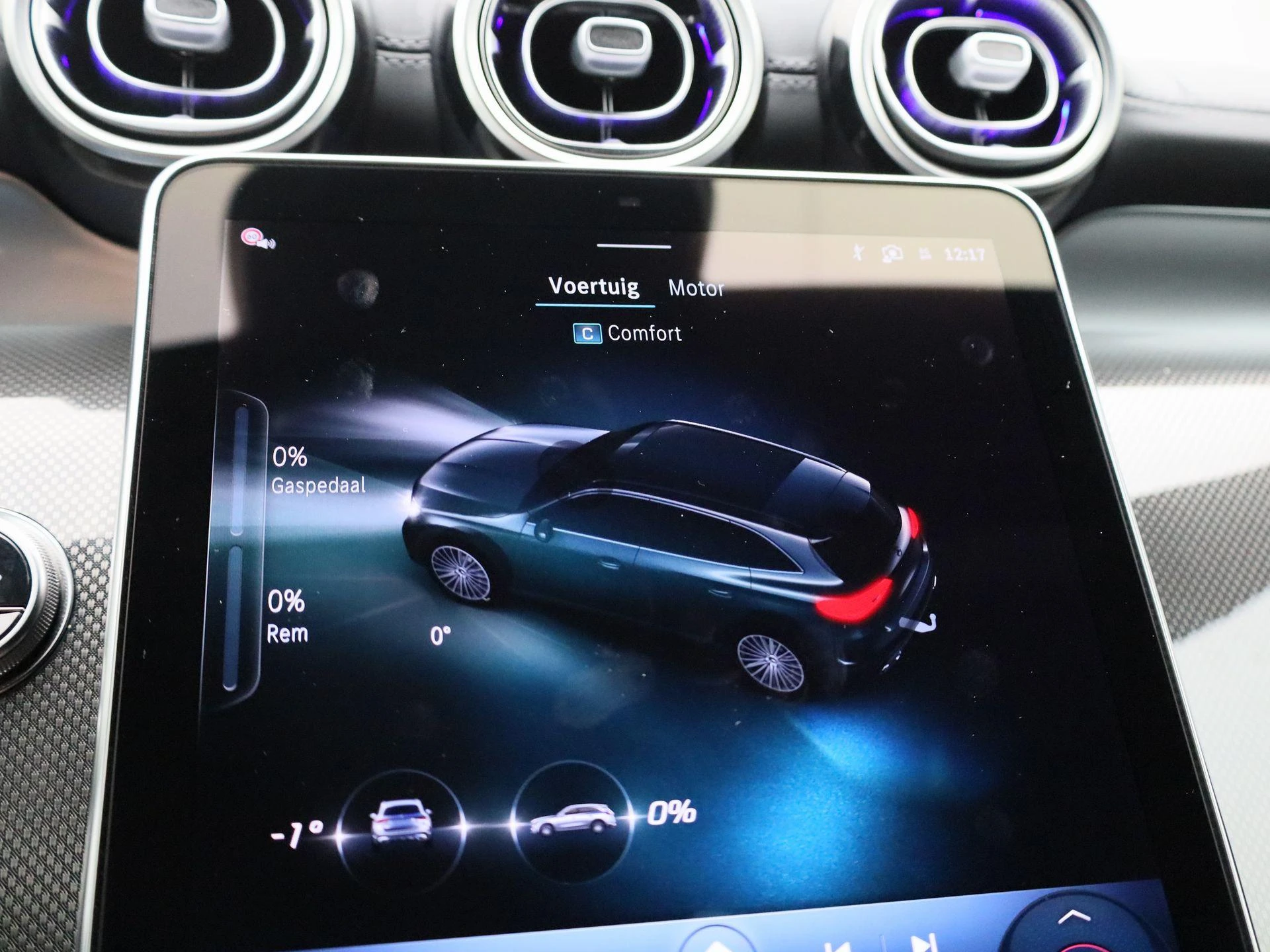 Mercedes-Benz-GLC-image-27
