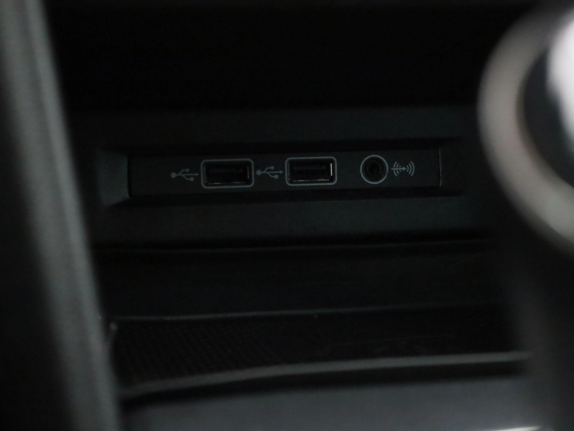 Volkswagen-Tiguan-image-27