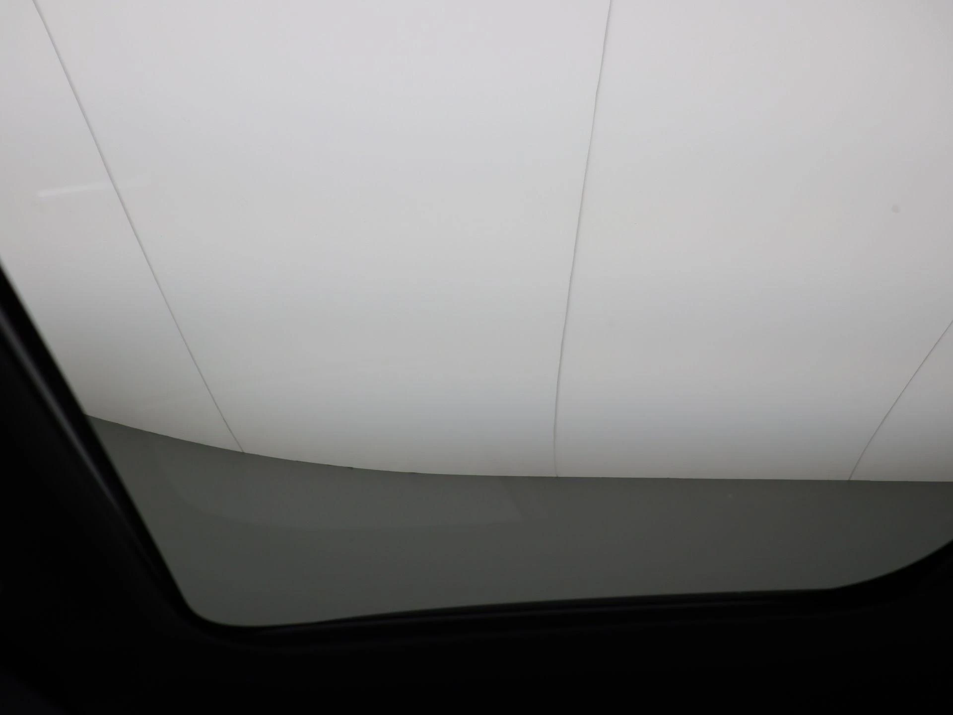 Mercedes-Benz-EQB-image-10