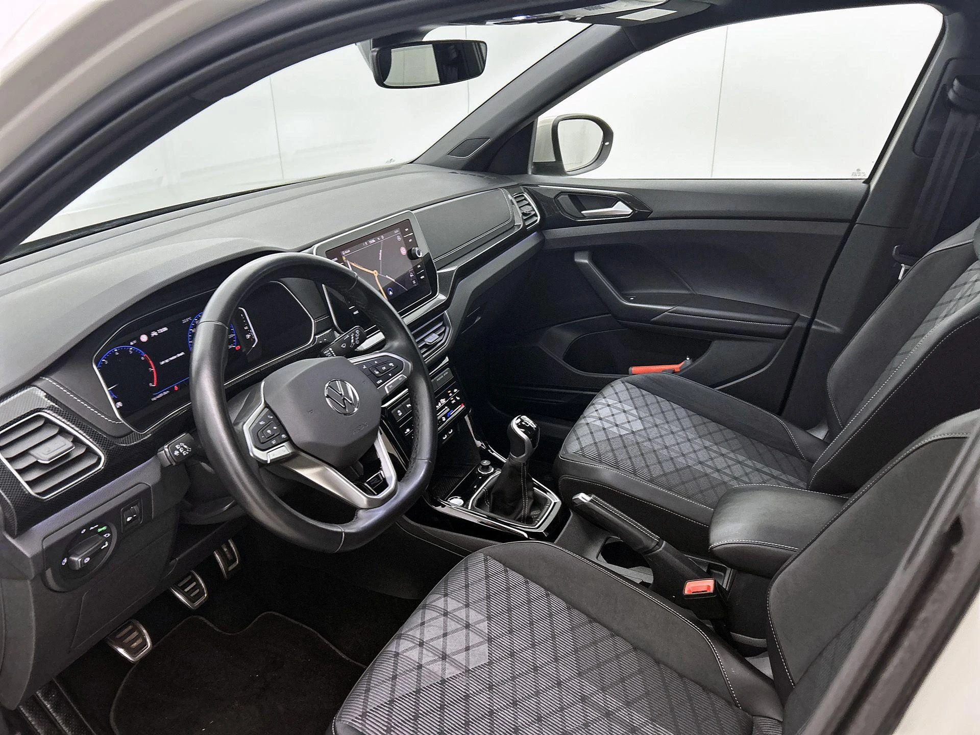 Volkswagen-T-Cross-image-22