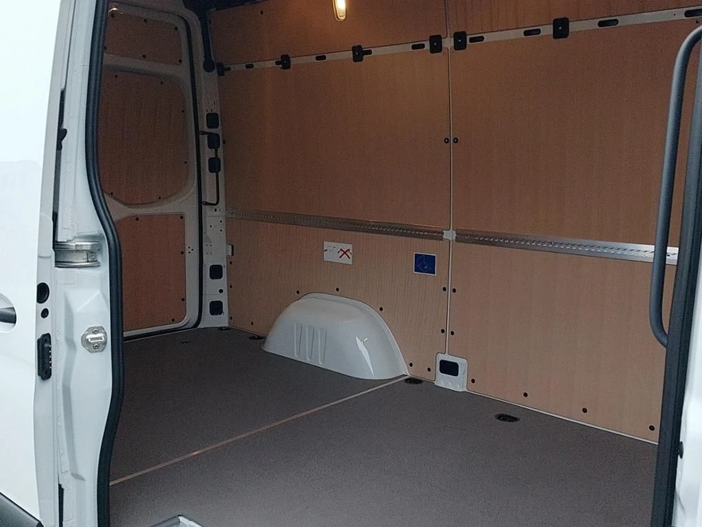 Mercedes-Benz-Sprinter 317 CDI-image-16