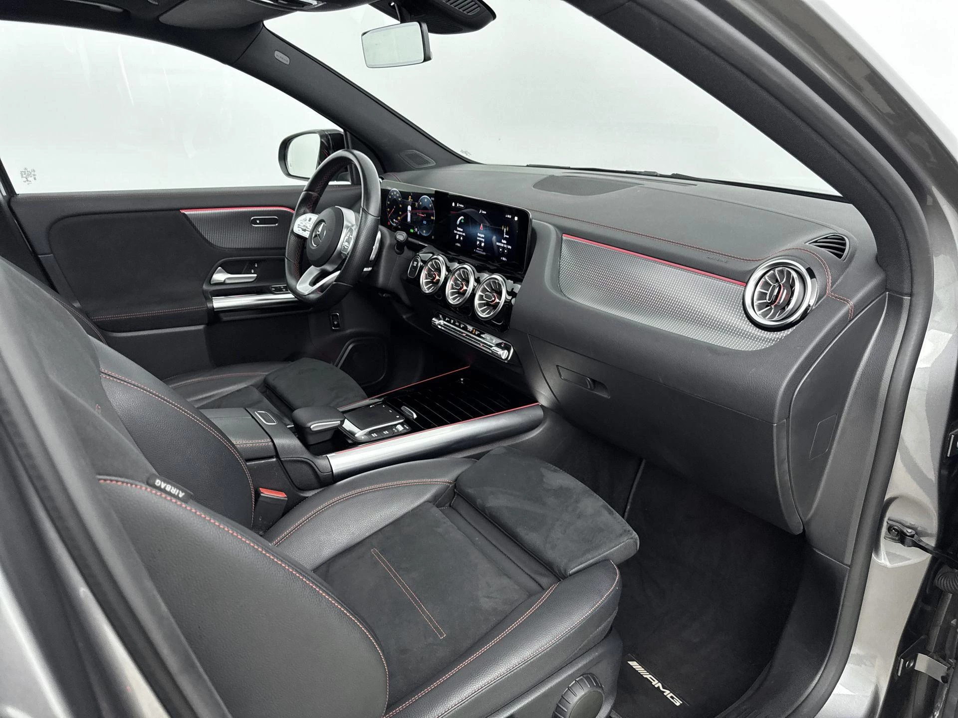 Mercedes-Benz-EQA-image-19