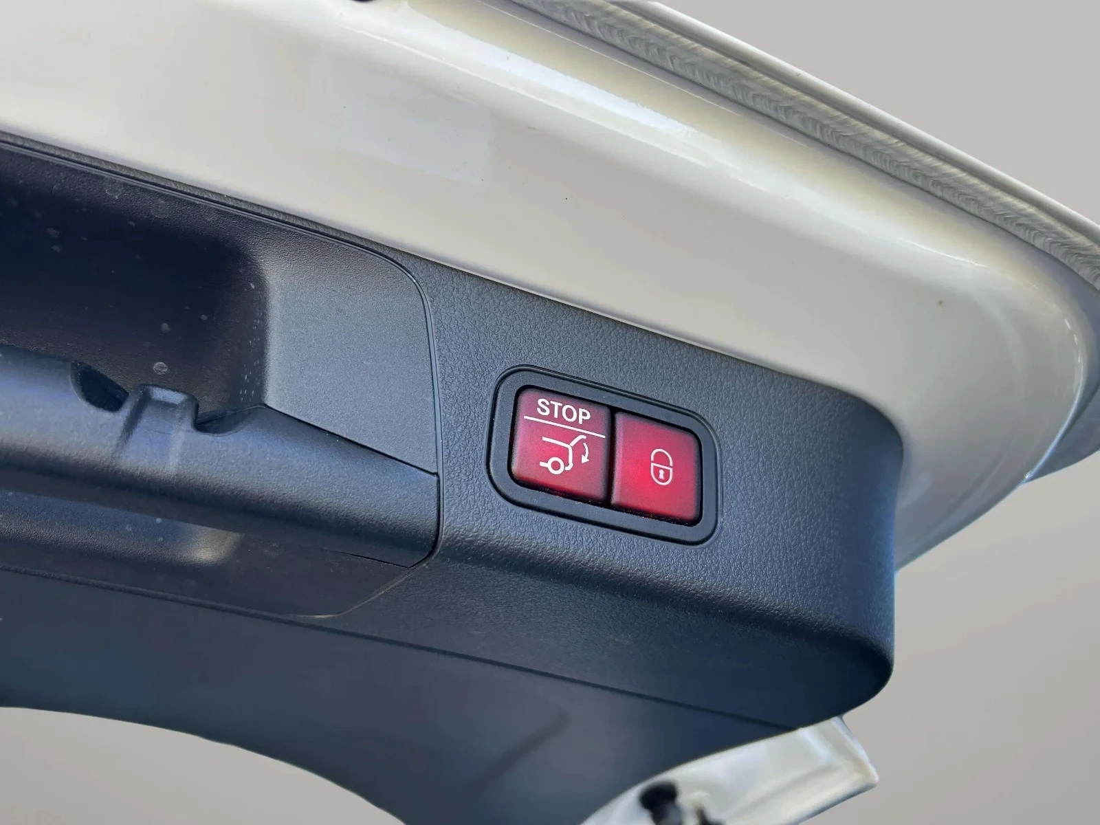 Mercedes-Benz-EQB-image-22