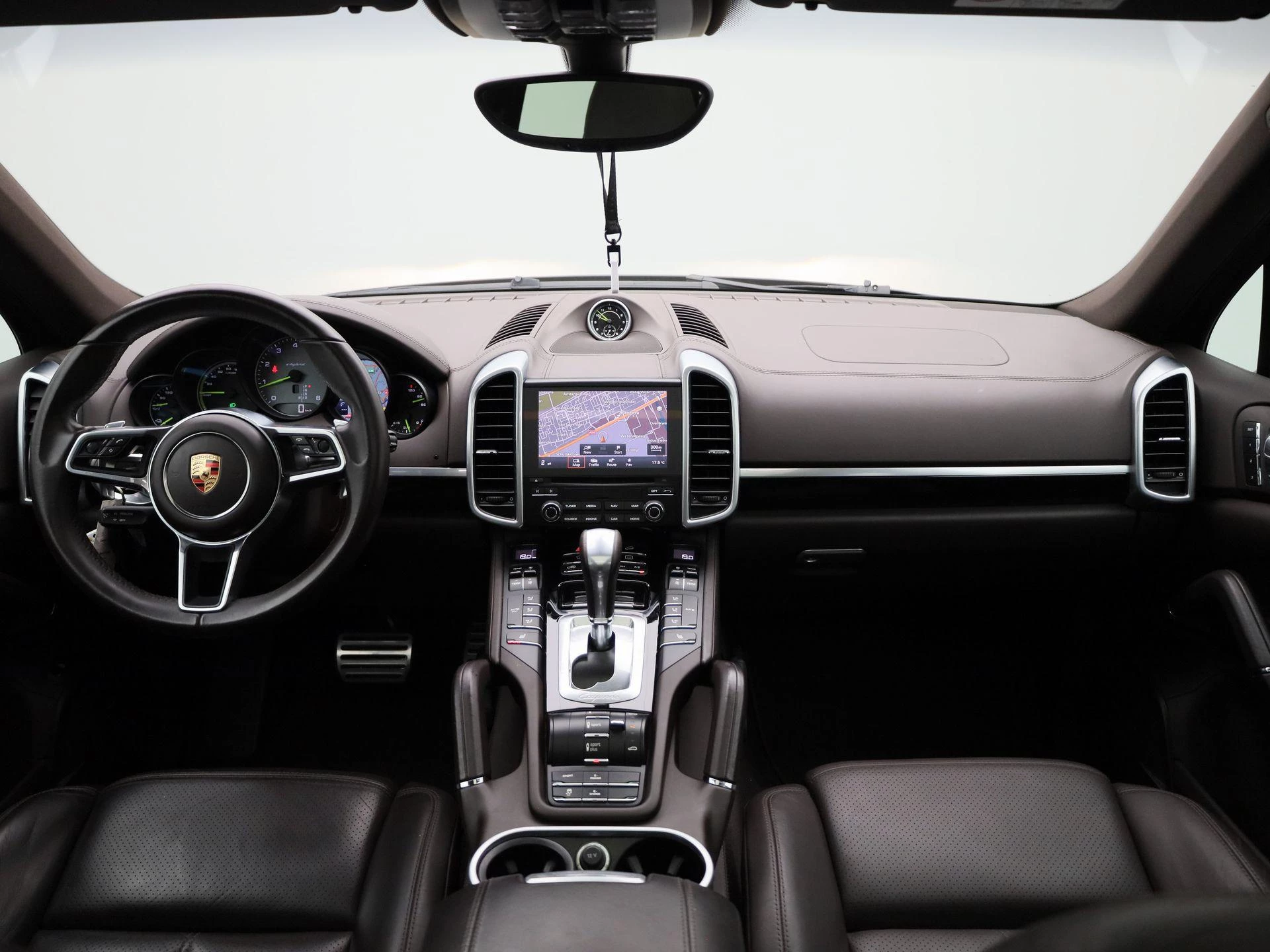 Porsche-Cayenne-image-54