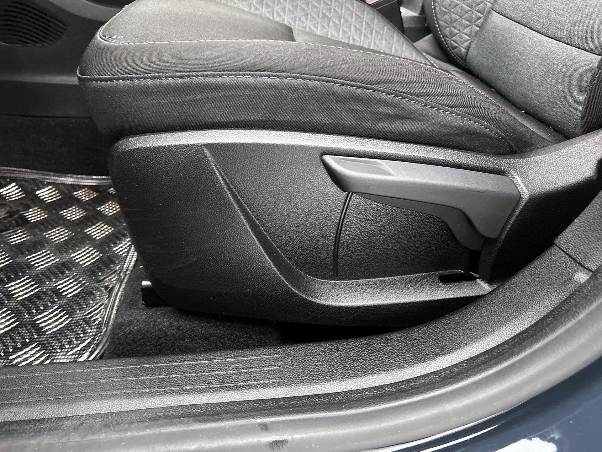 Renault-Captur-image-16