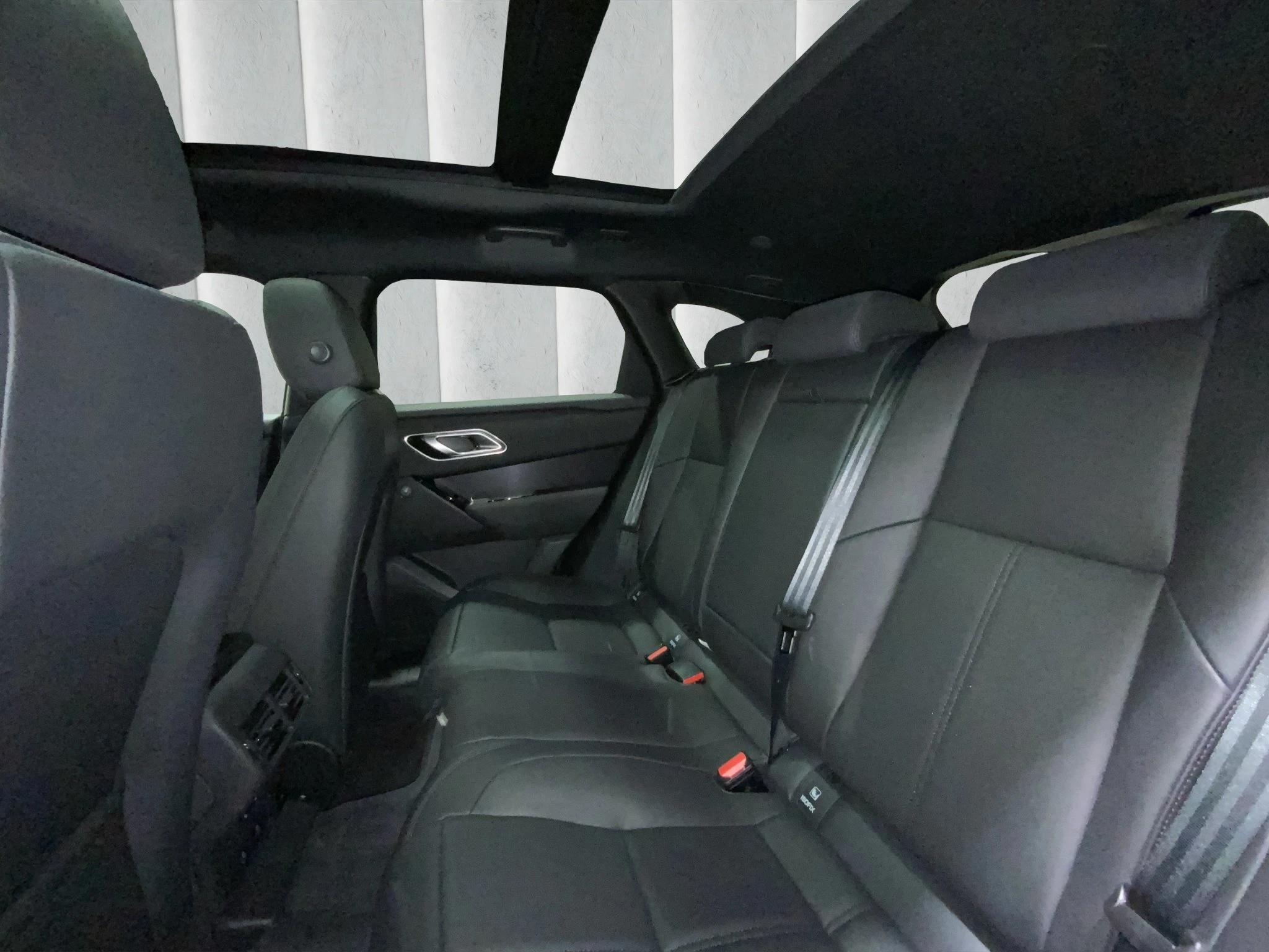 Land Rover-Range Rover Velar-image-7
