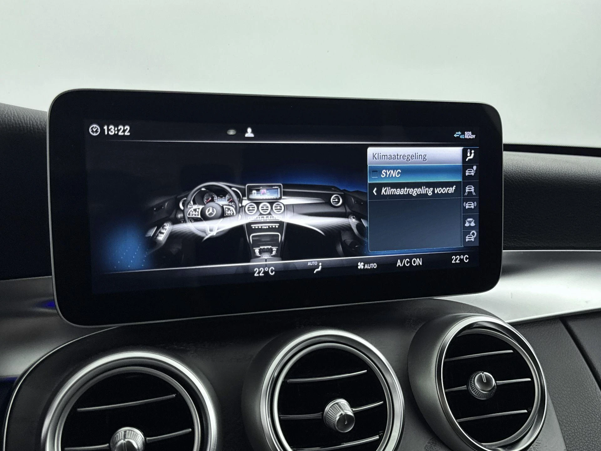 Mercedes-Benz-C-Klasse-image-15
