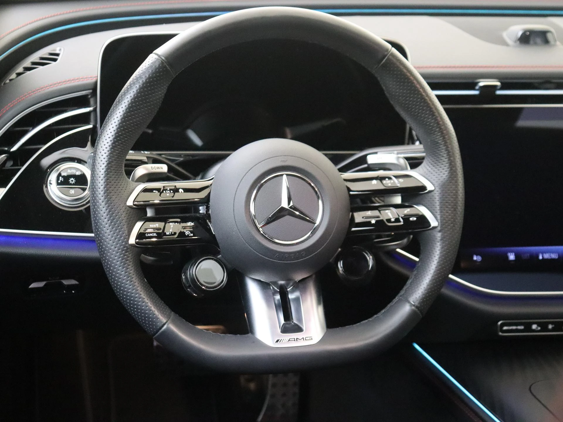Mercedes-Benz-E-Klasse-image-11