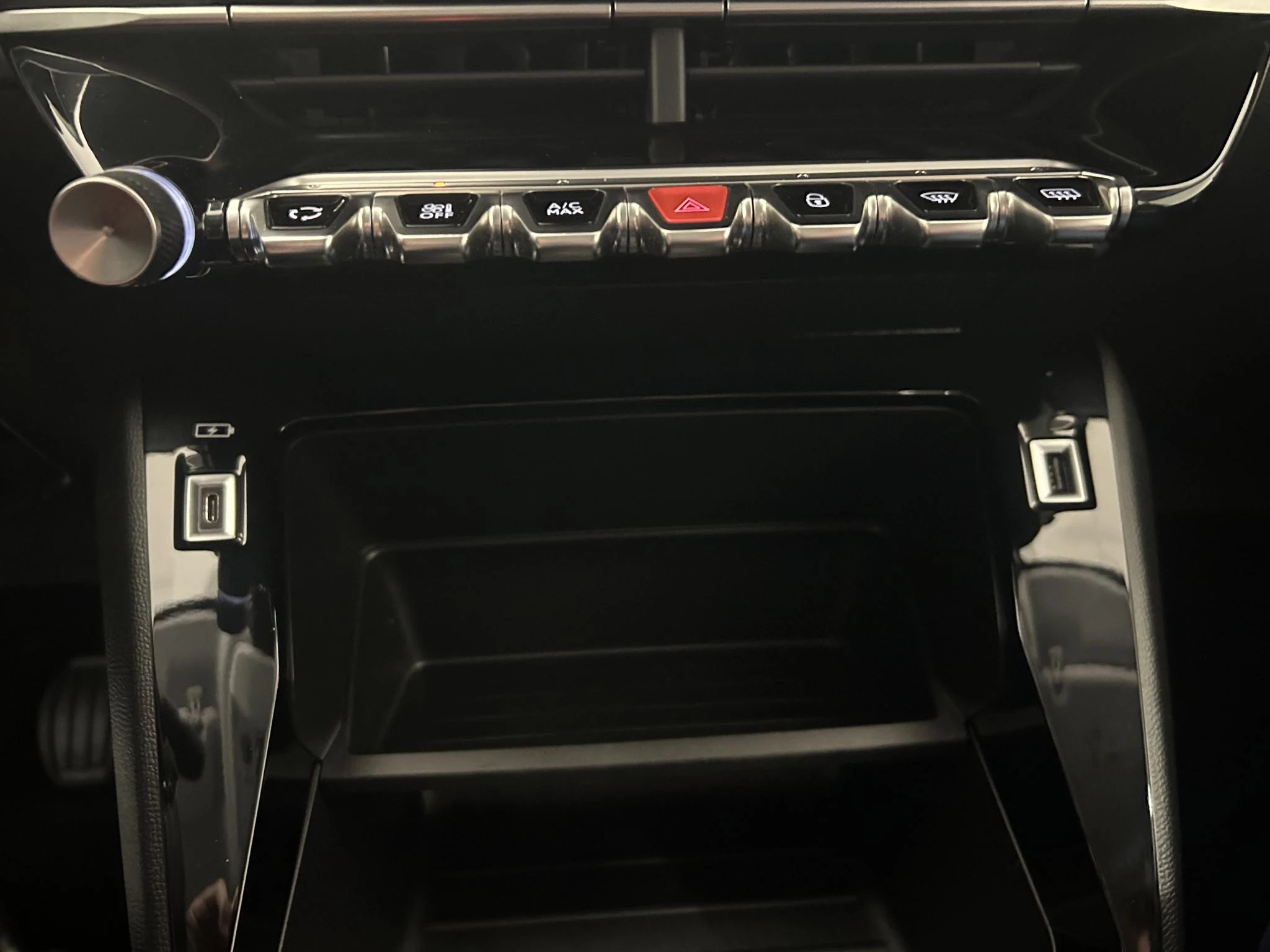 Peugeot-208-image-11