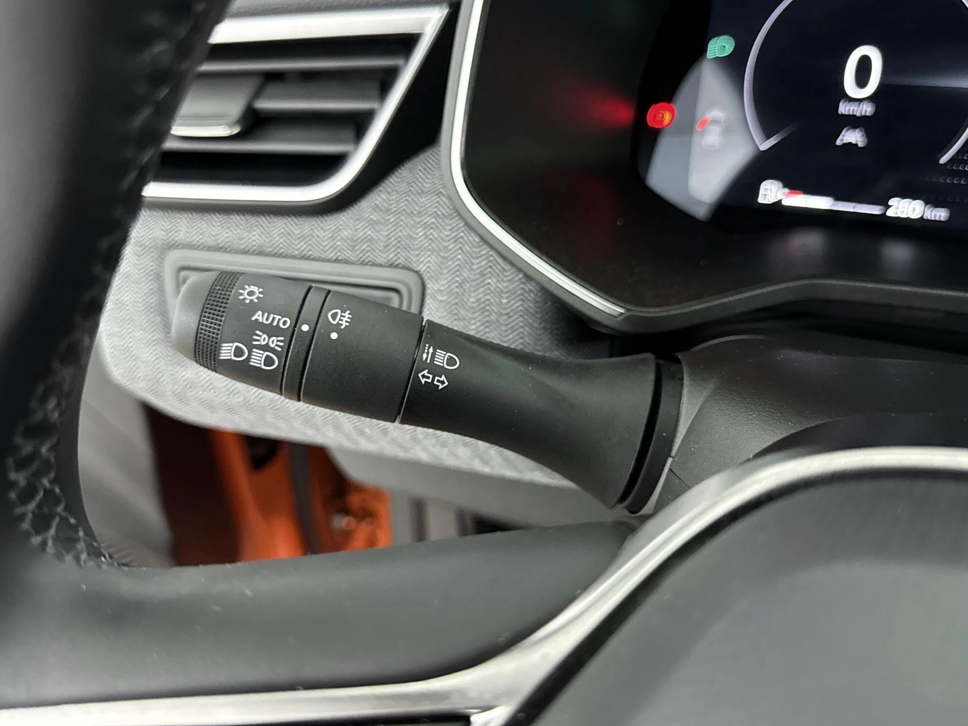 Renault-Clio-image-10