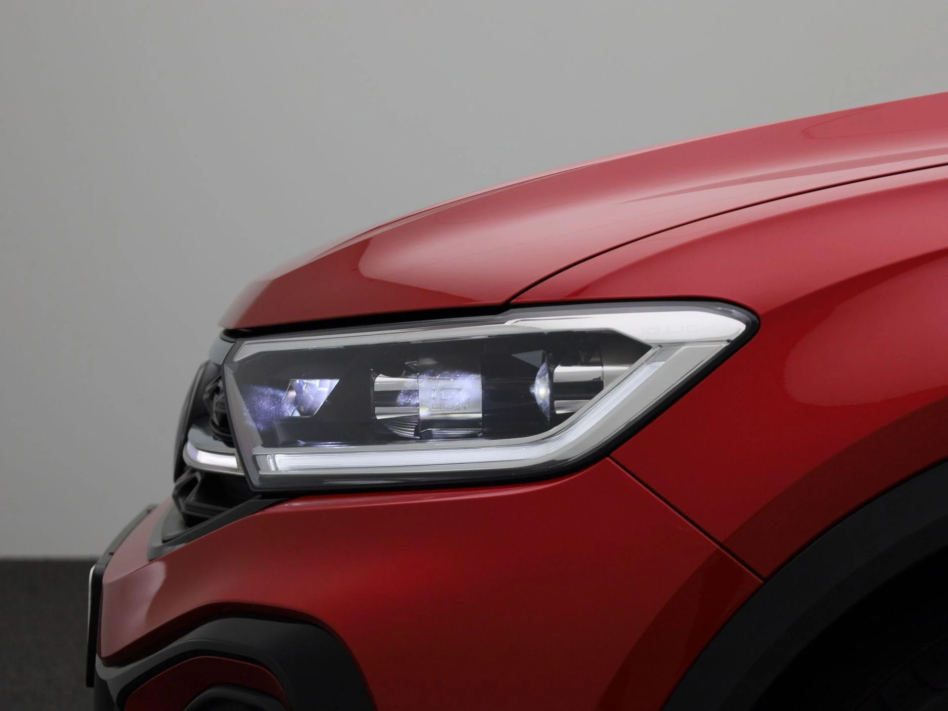 Volkswagen-T-Roc-image-17