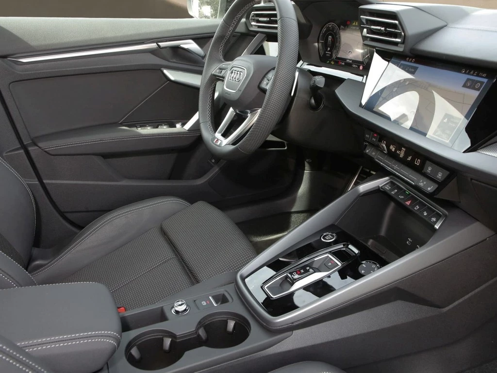 Audi A3 Sportback 40 TFSI e S line 18"|PANO|SHZ|RFK|