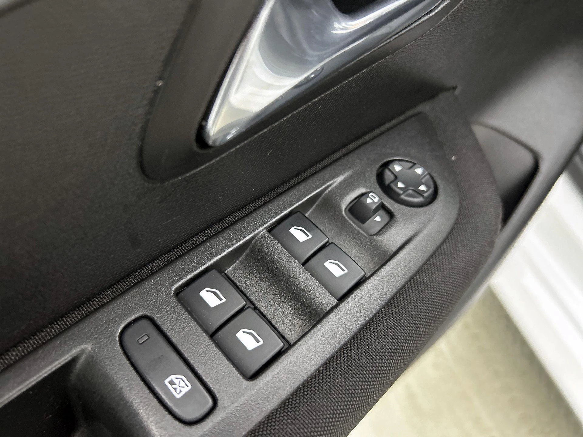 Peugeot-208-image-26