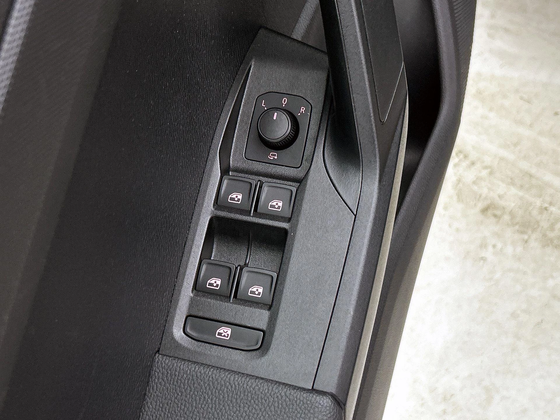 SEAT-Arona-image-31