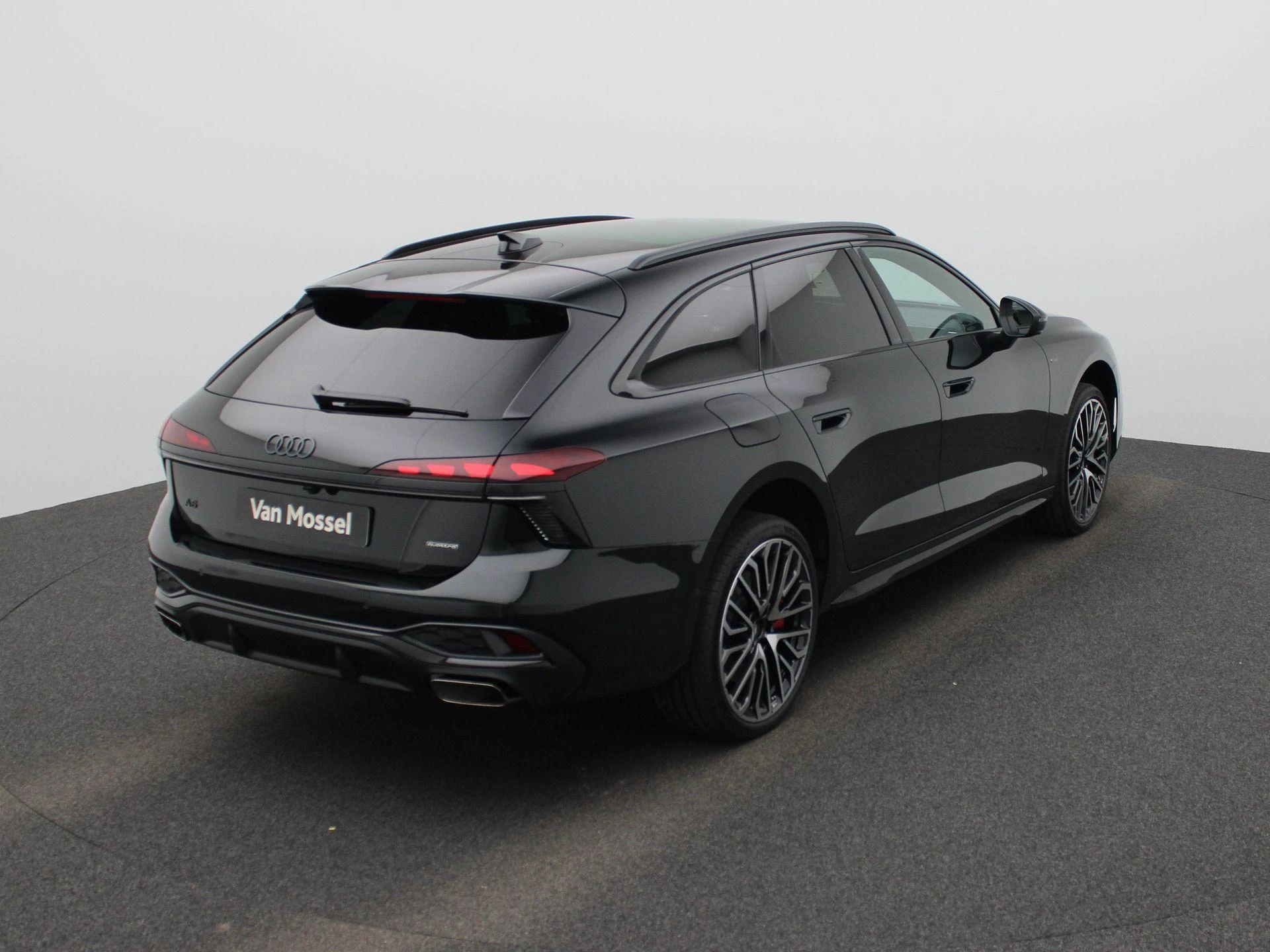 Audi A6 Avant 2.0 e-hybrid quattro S Competition 367 PK