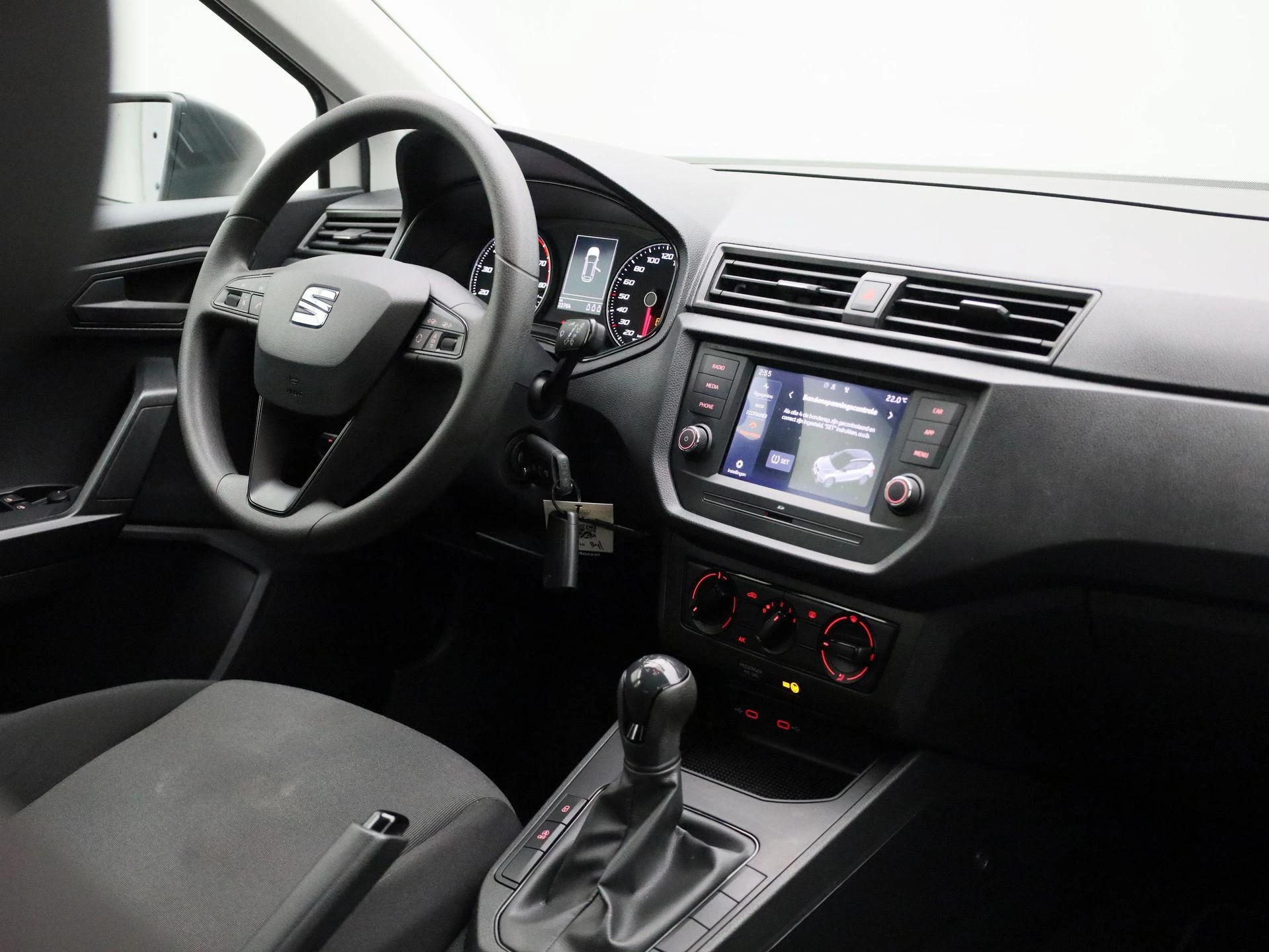 SEAT-Arona-image-31
