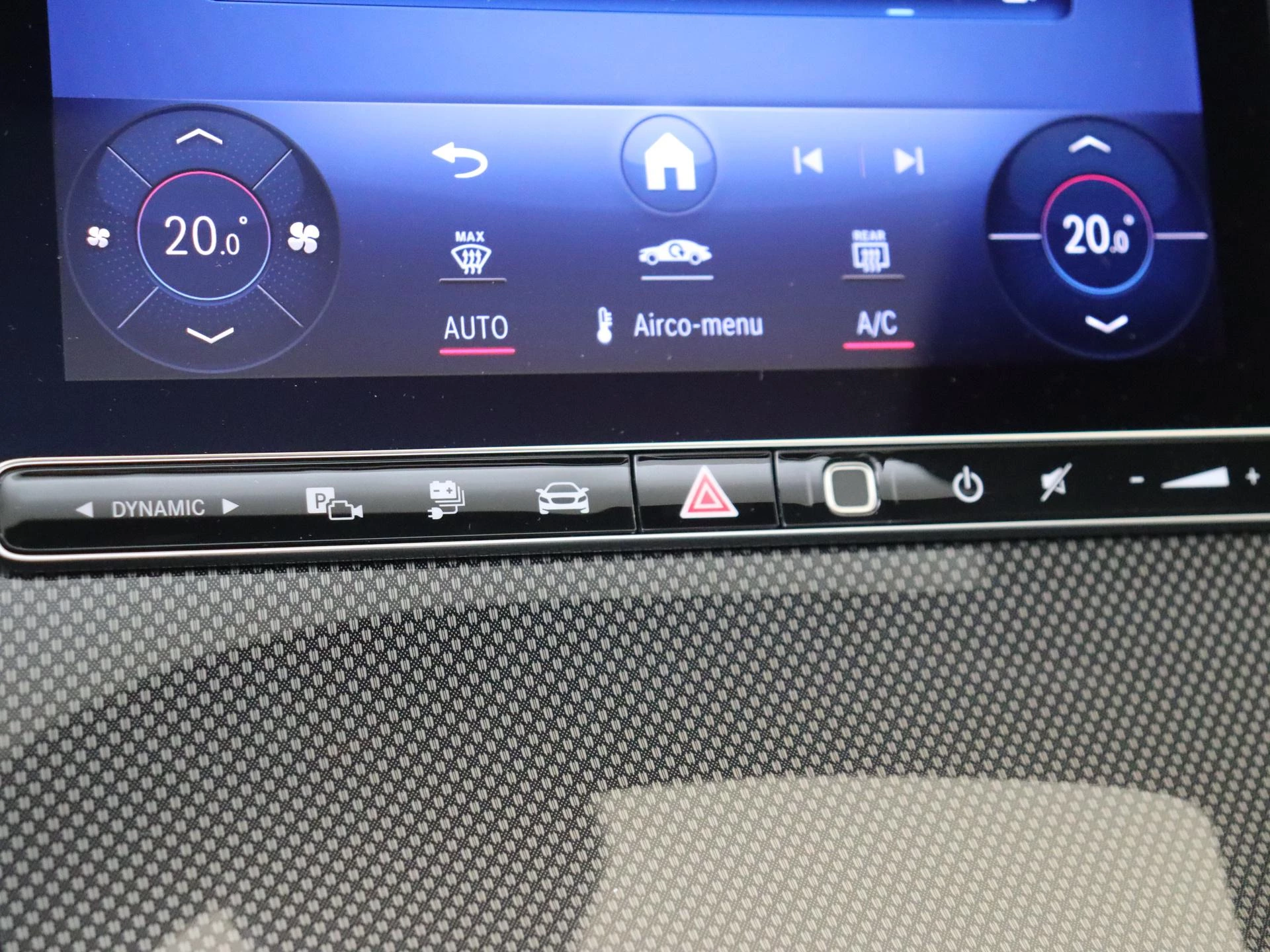 Mercedes-Benz-GLC-image-22