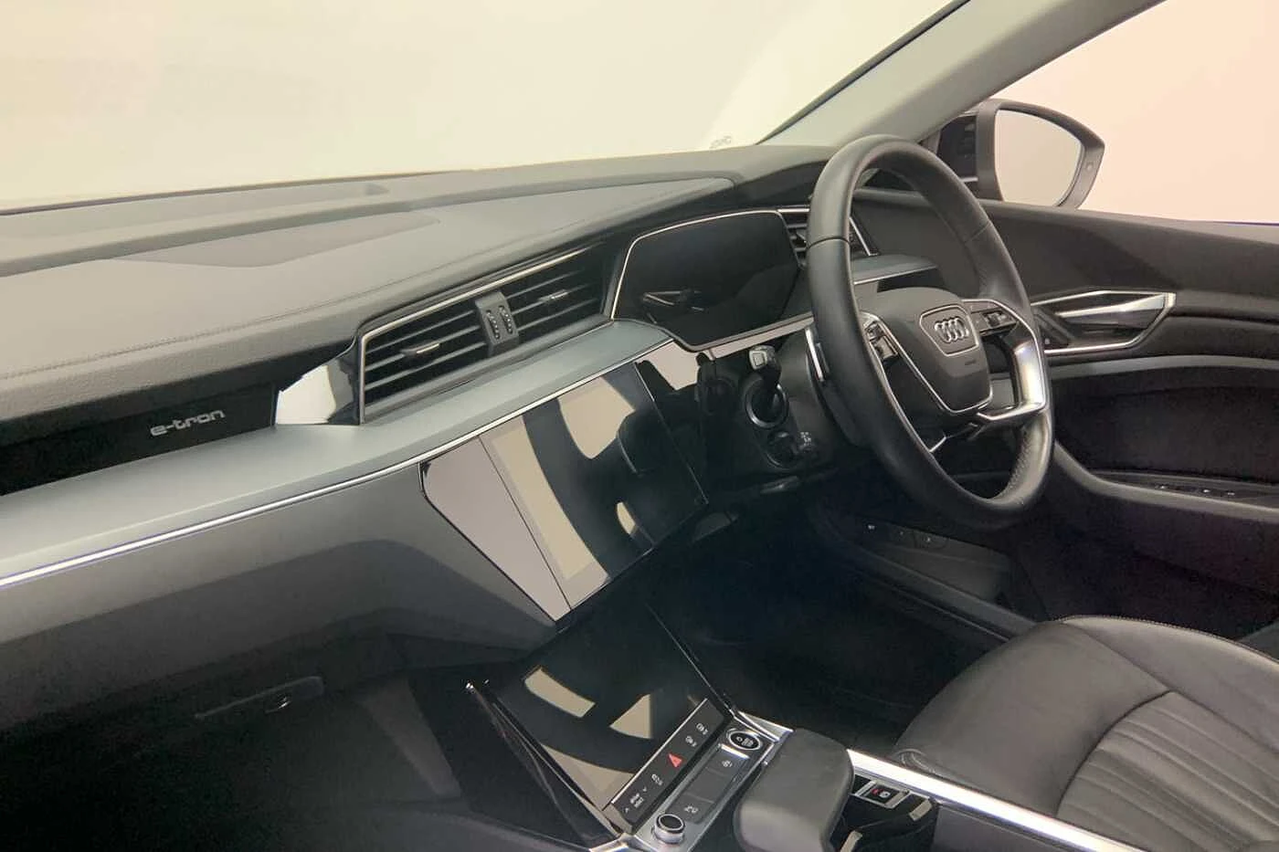 Audi-Q8 e-tron-image-11