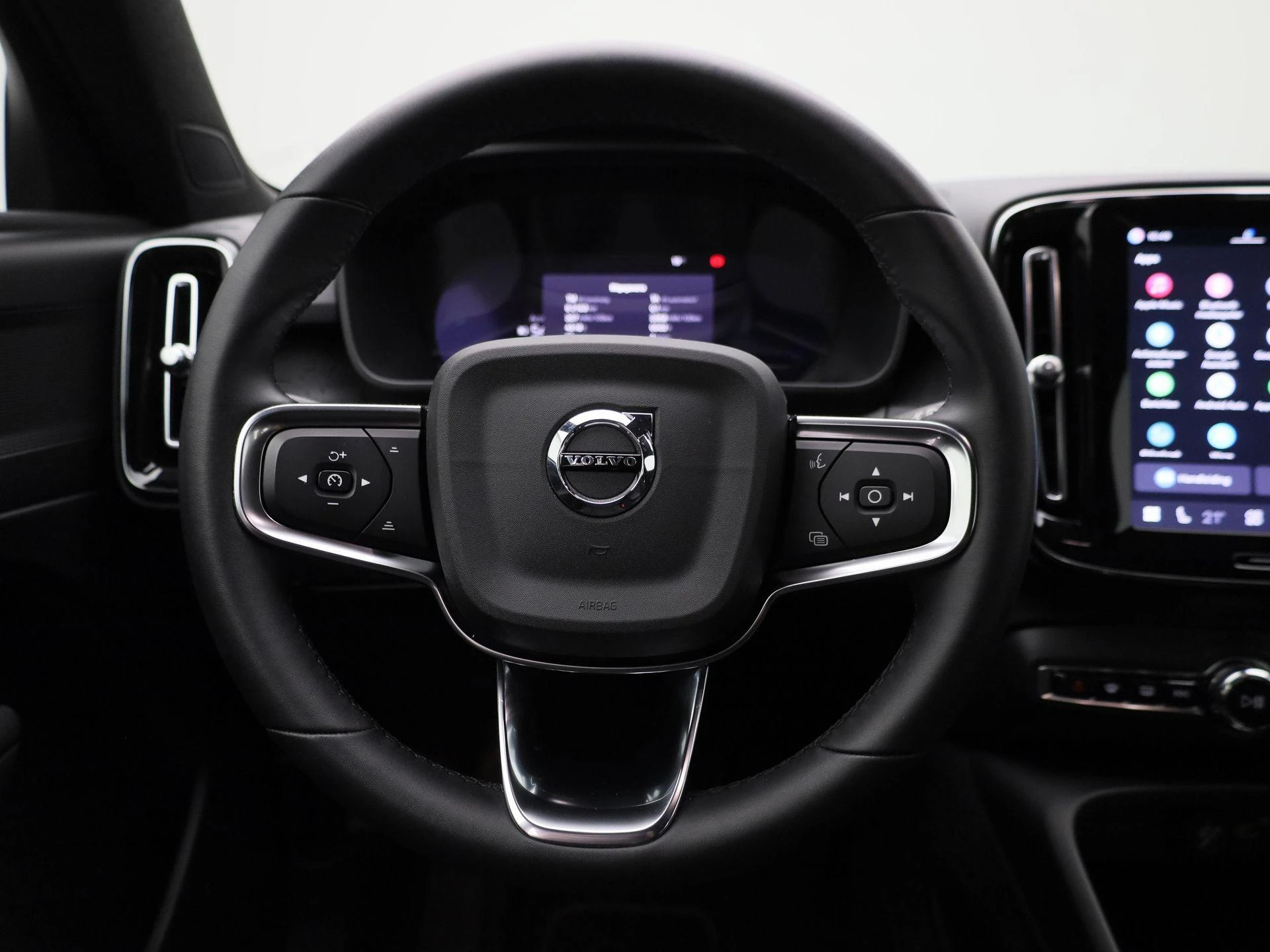 Volvo-XC40-image-6