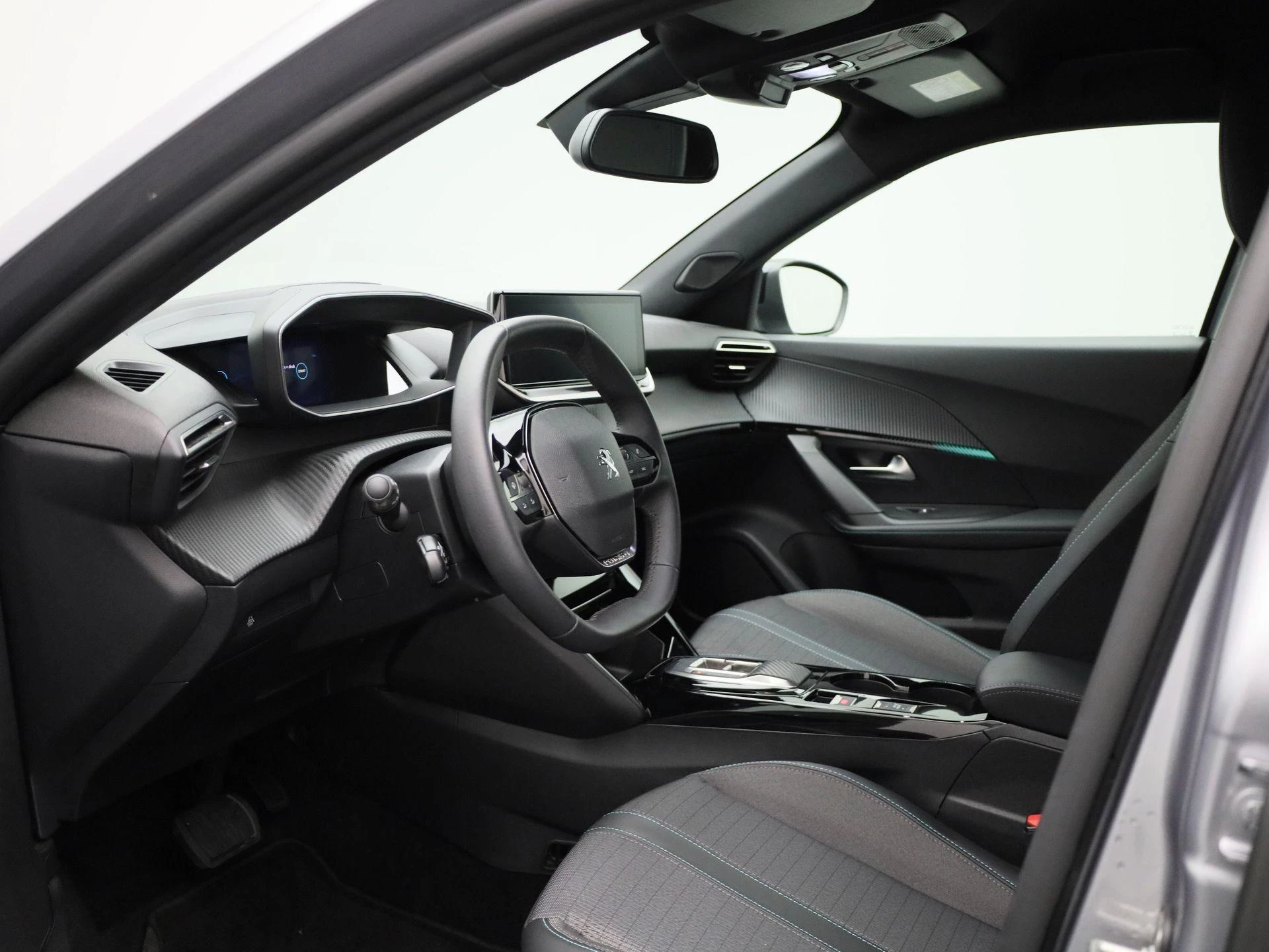 Peugeot-e-2008-image-9