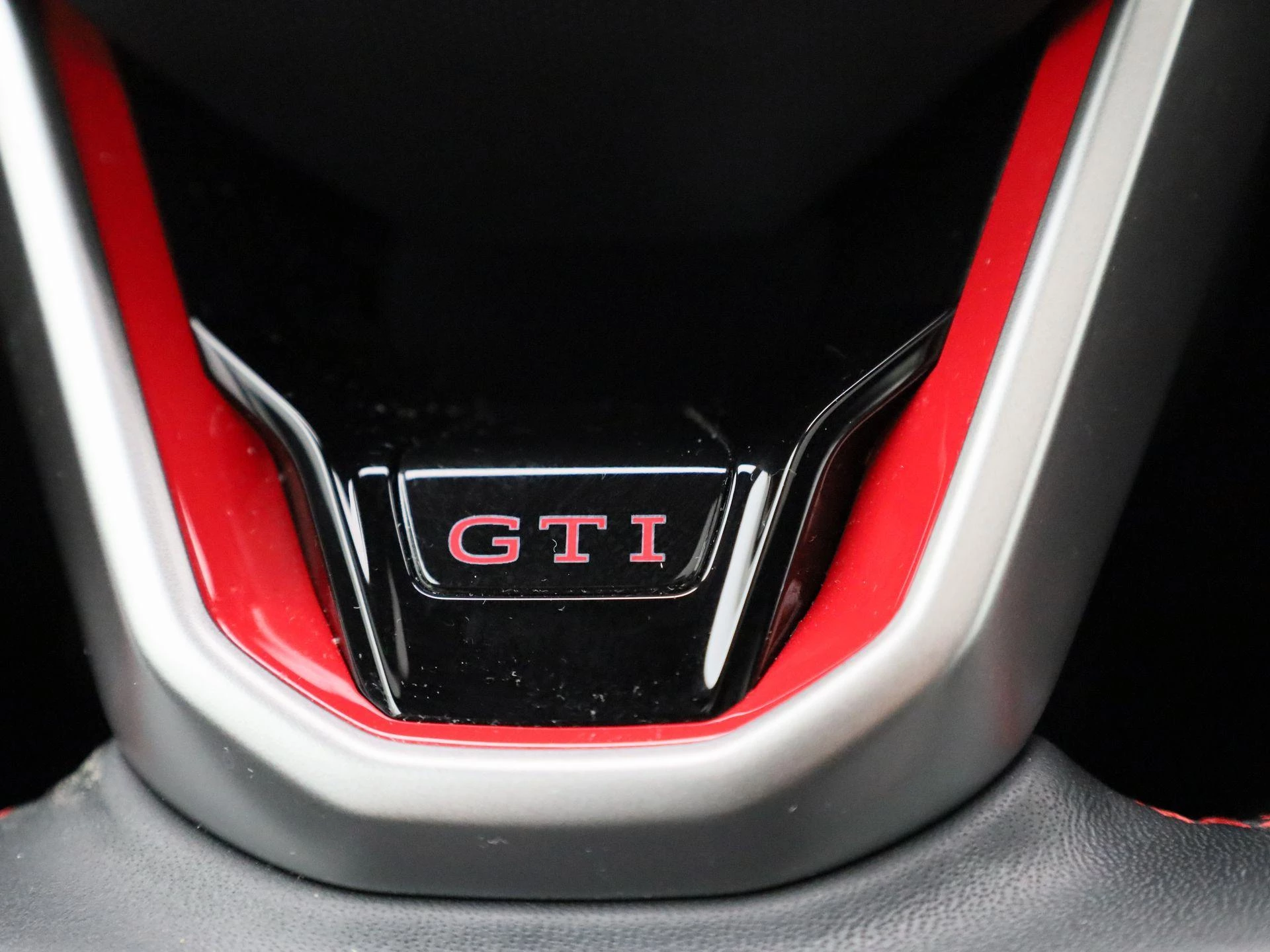 Volkswagen-Golf-image-31