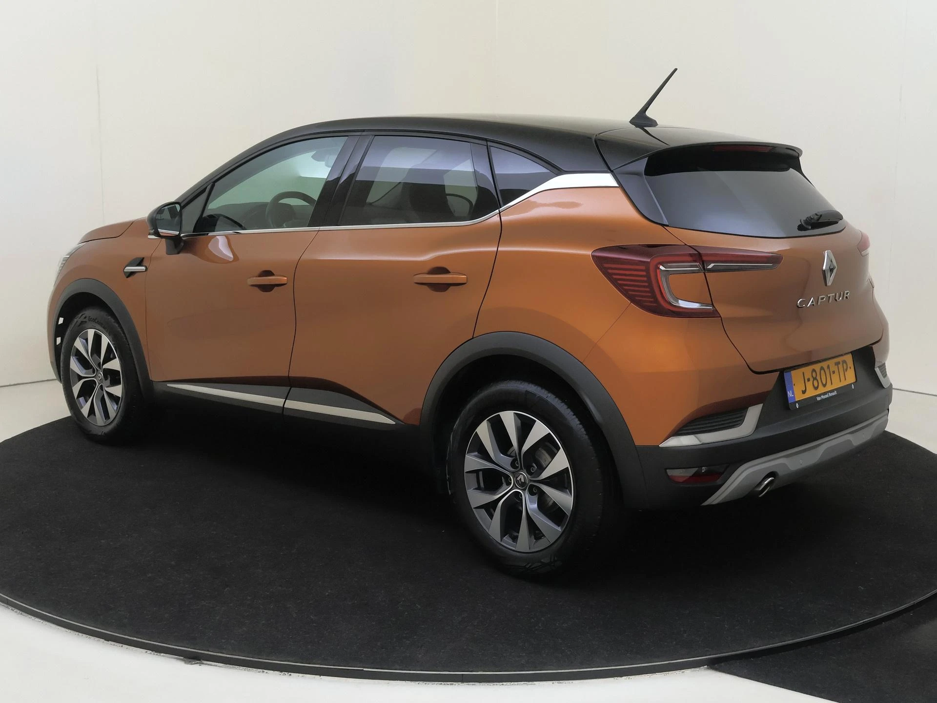 Renault-Captur-image-2