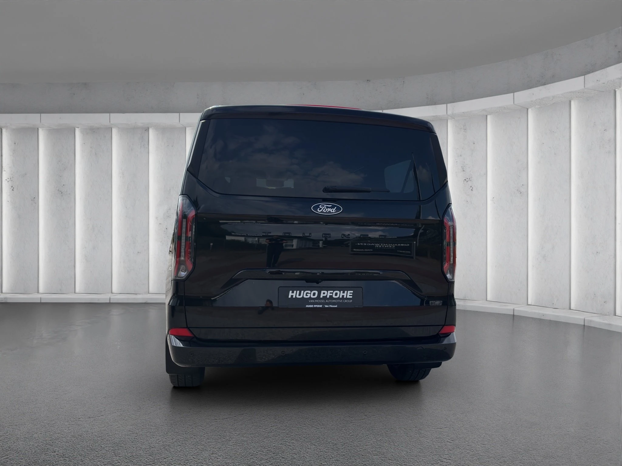 Ford-Tourneo Custom-image-3