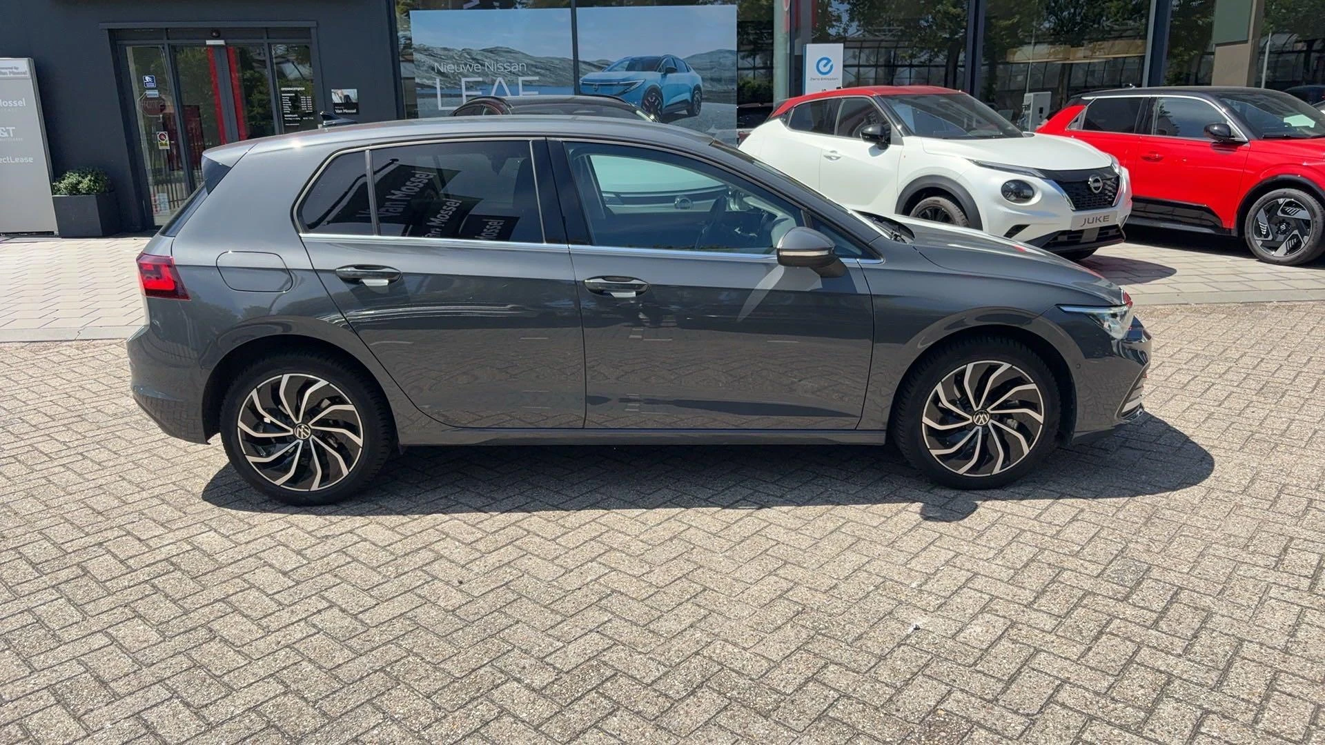 Volkswagen-Golf-image-3