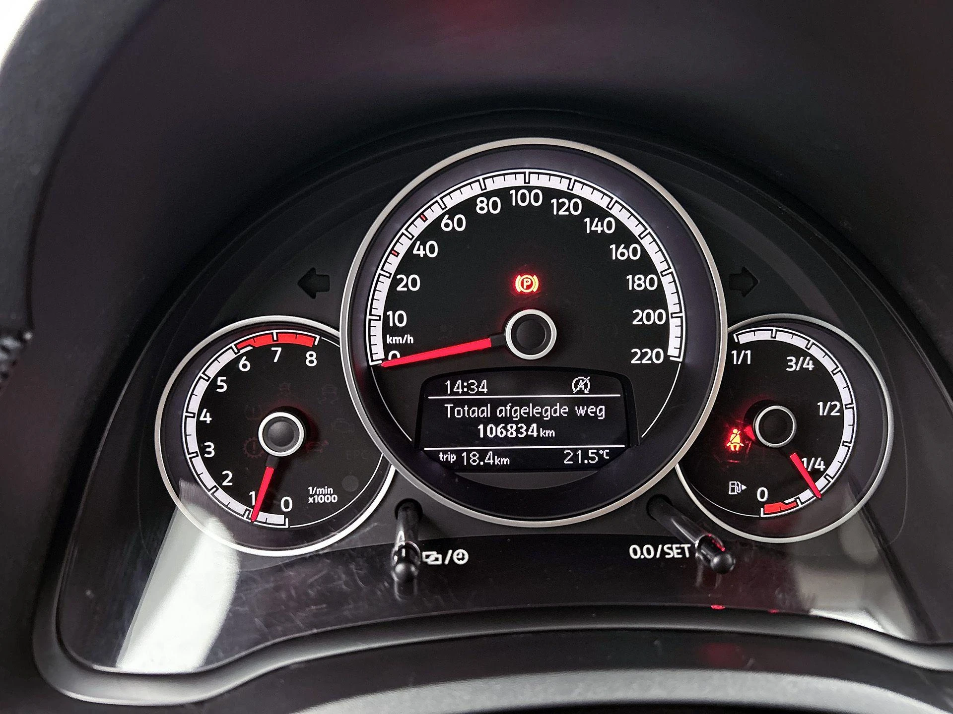 Volkswagen-up!-image-14