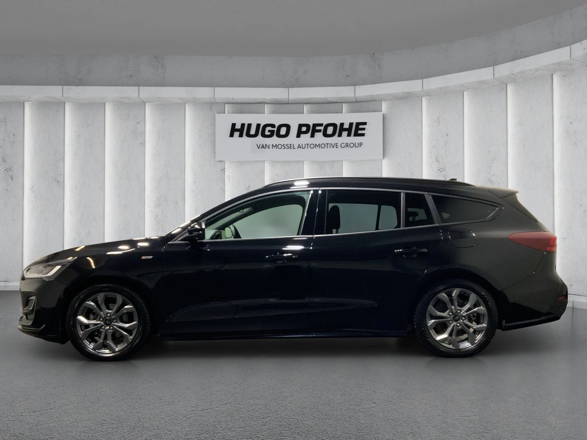 Ford Focus ST-Line X Turnier Aut.*AHK*ACC*HUD*KAM*NAVI*WINTER-PKT.