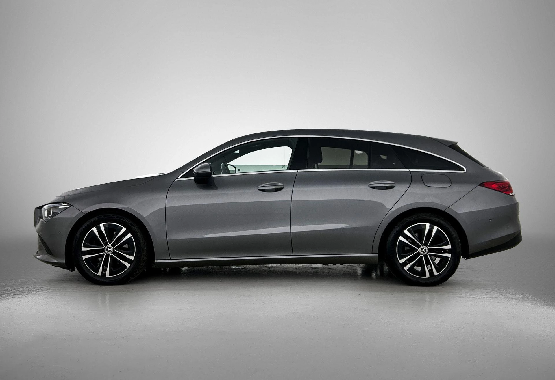 Mercedes-Benz-CLA-image-1