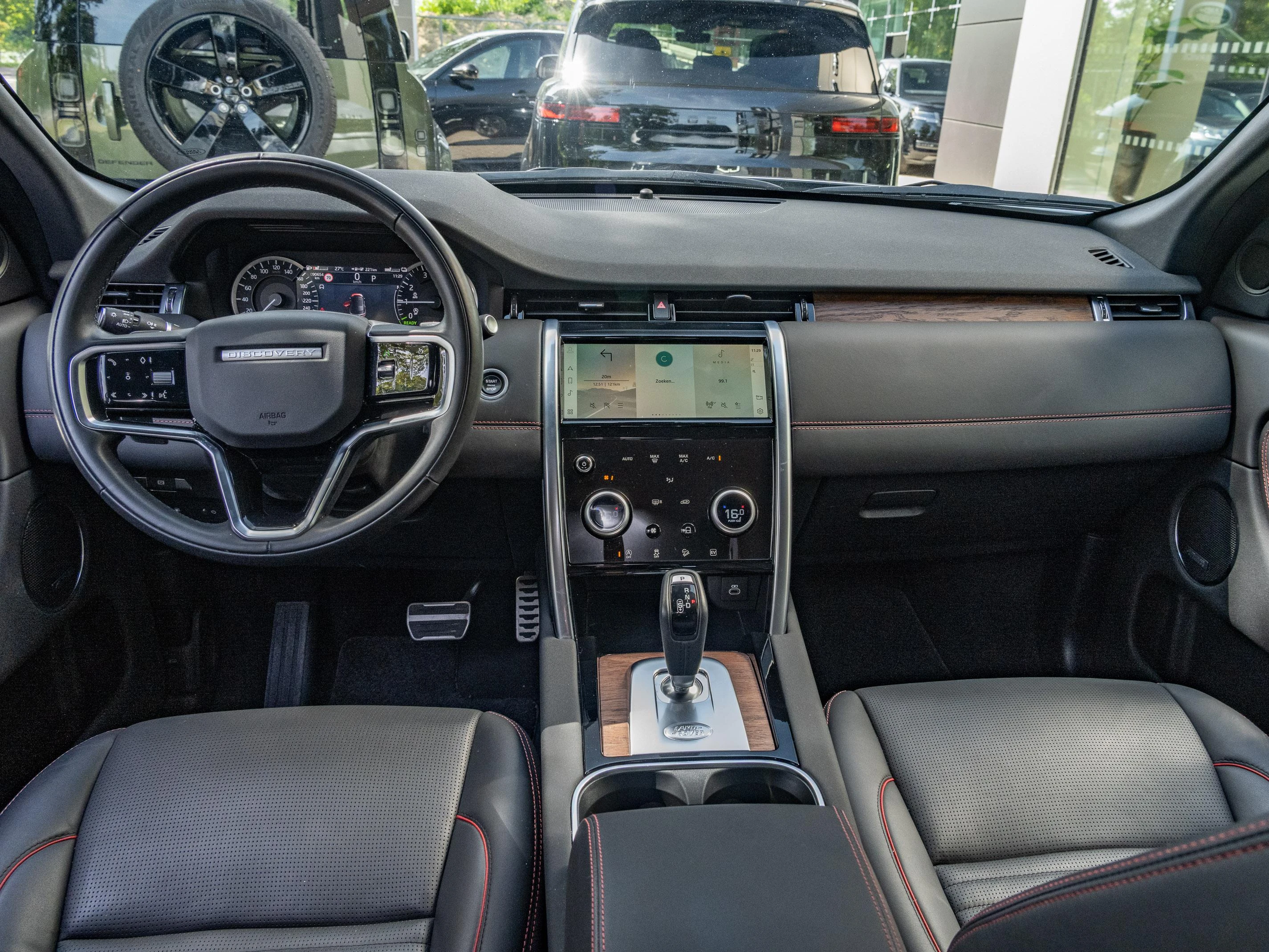 Land Rover Discovery Sport P300e R-Dynamic HSE AWD Auto. 23MY