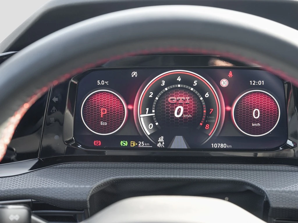 Volkswagen-Golf-image-13