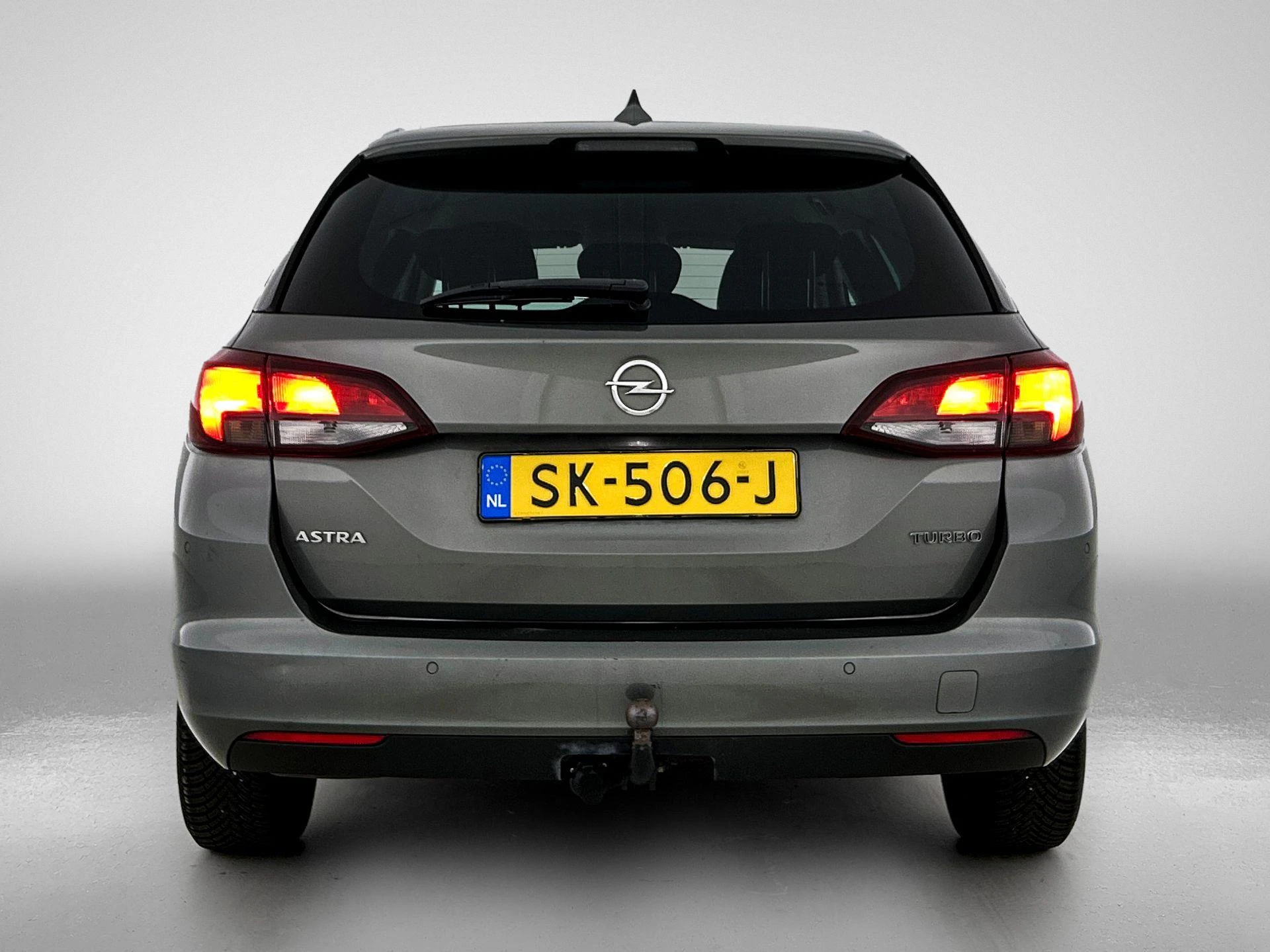 Opel-Astra-image-2