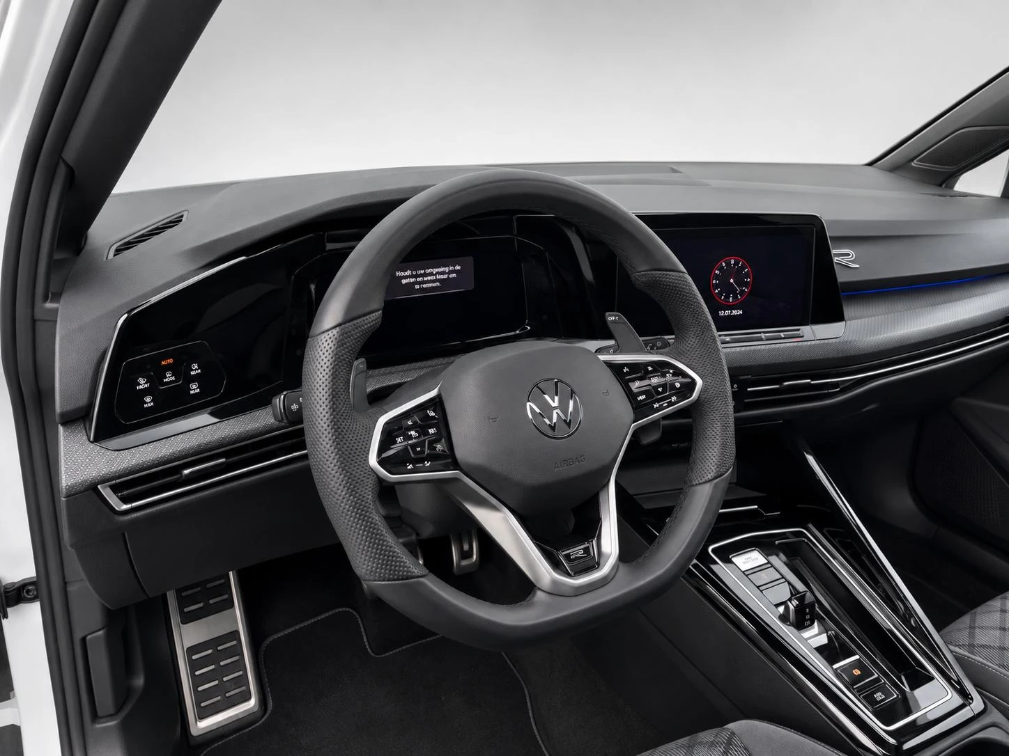Volkswagen-Golf-image-2