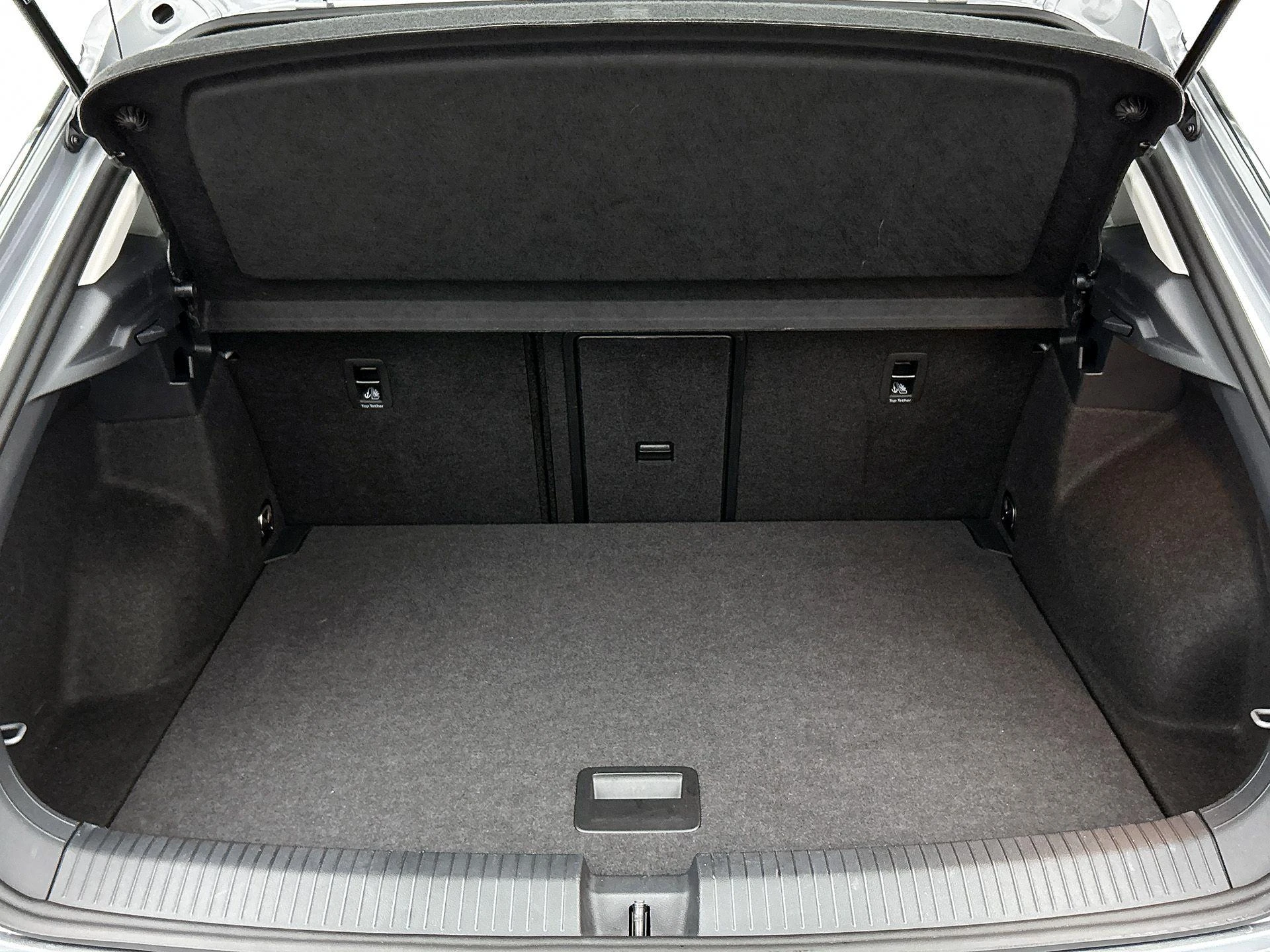 Volkswagen-T-Roc-image-16
