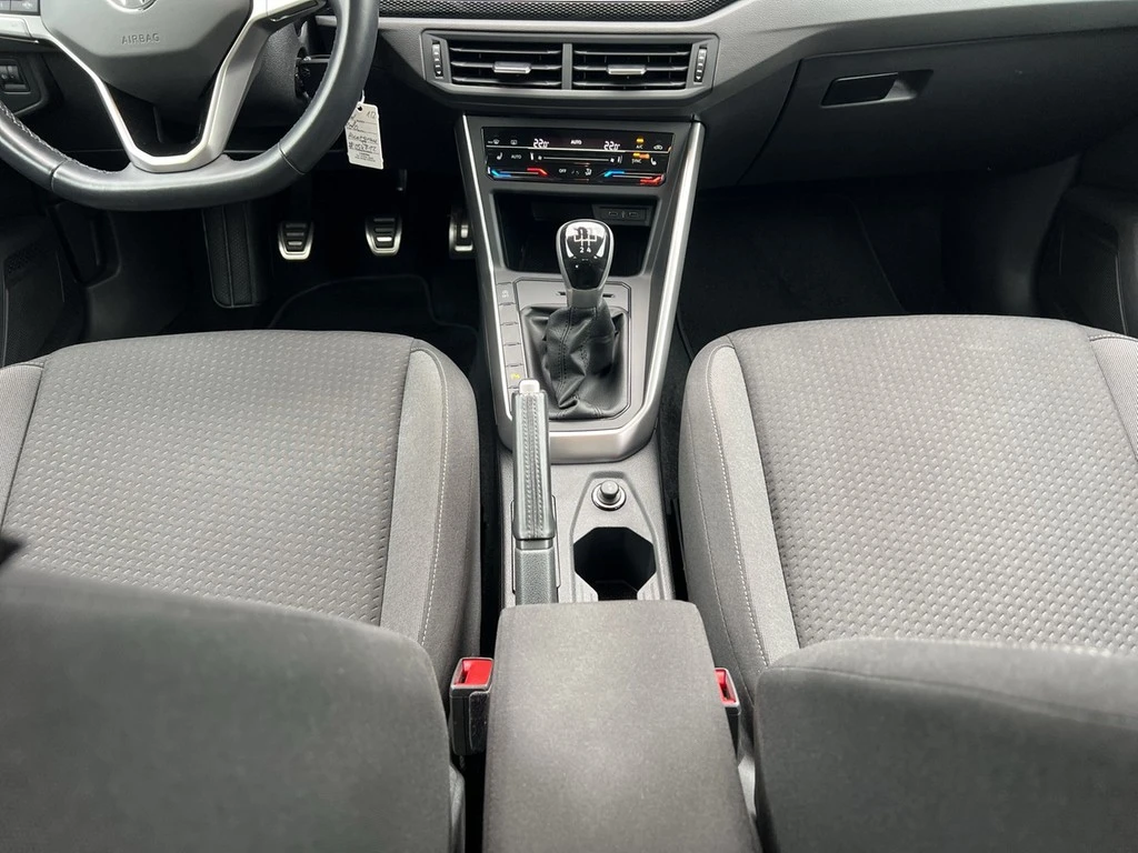 Volkswagen-Polo-image-8
