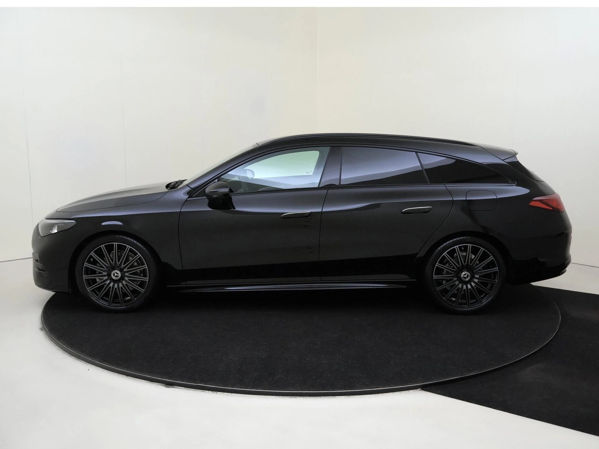 Mercedes-Benz-CLA-image-7
