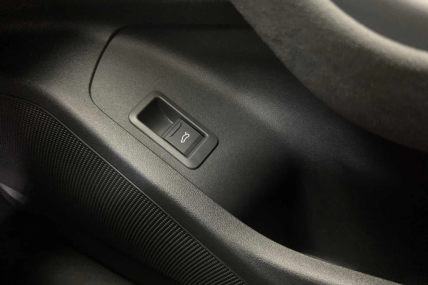 Audi-Q6 e-tron-image-18