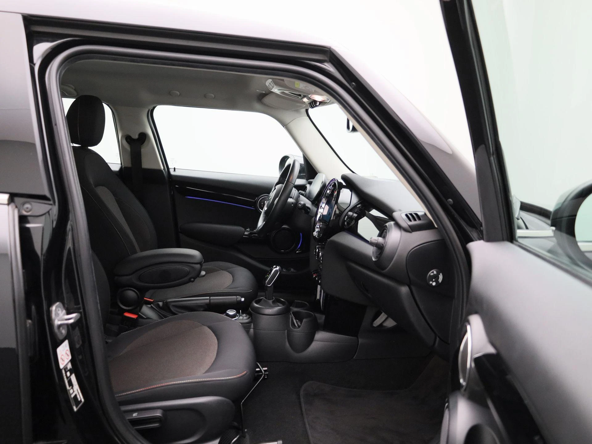 MINI-Cooper-image-31