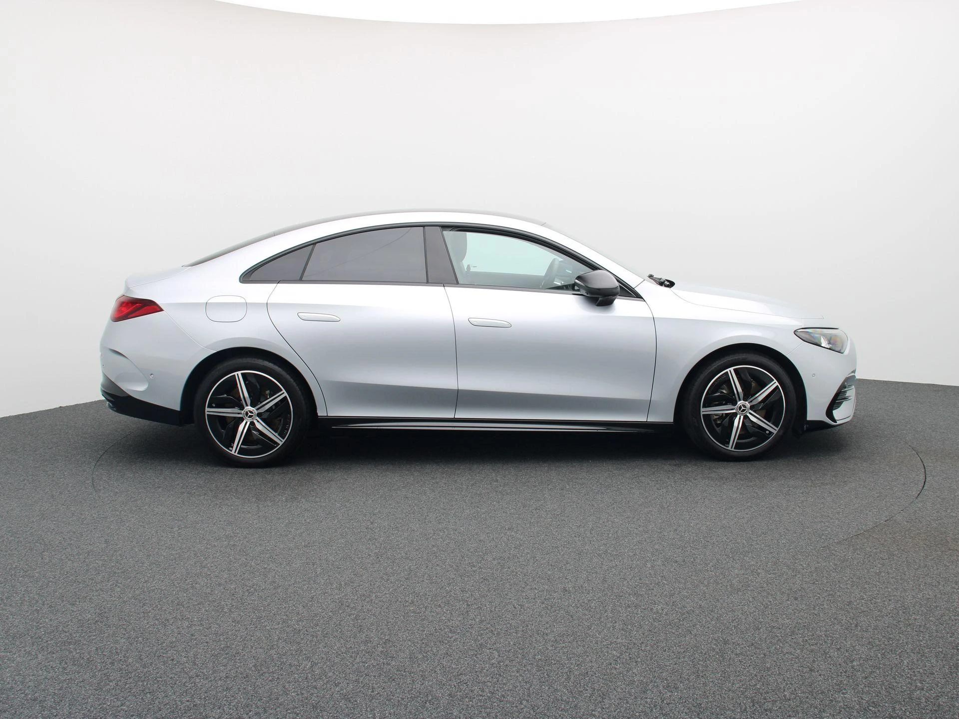 Mercedes-Benz-CLA-image-5