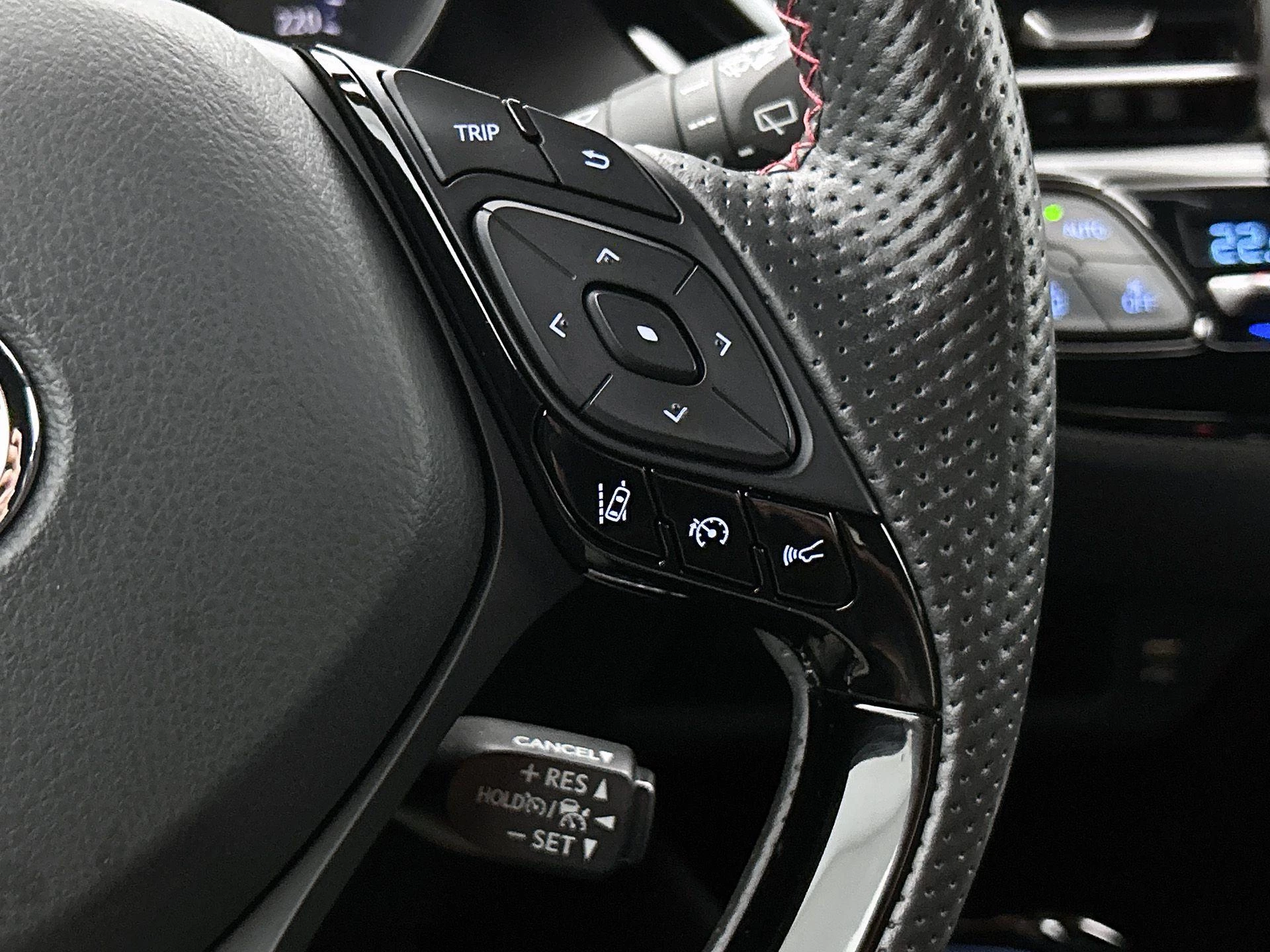 Toyota-C-HR-image-5