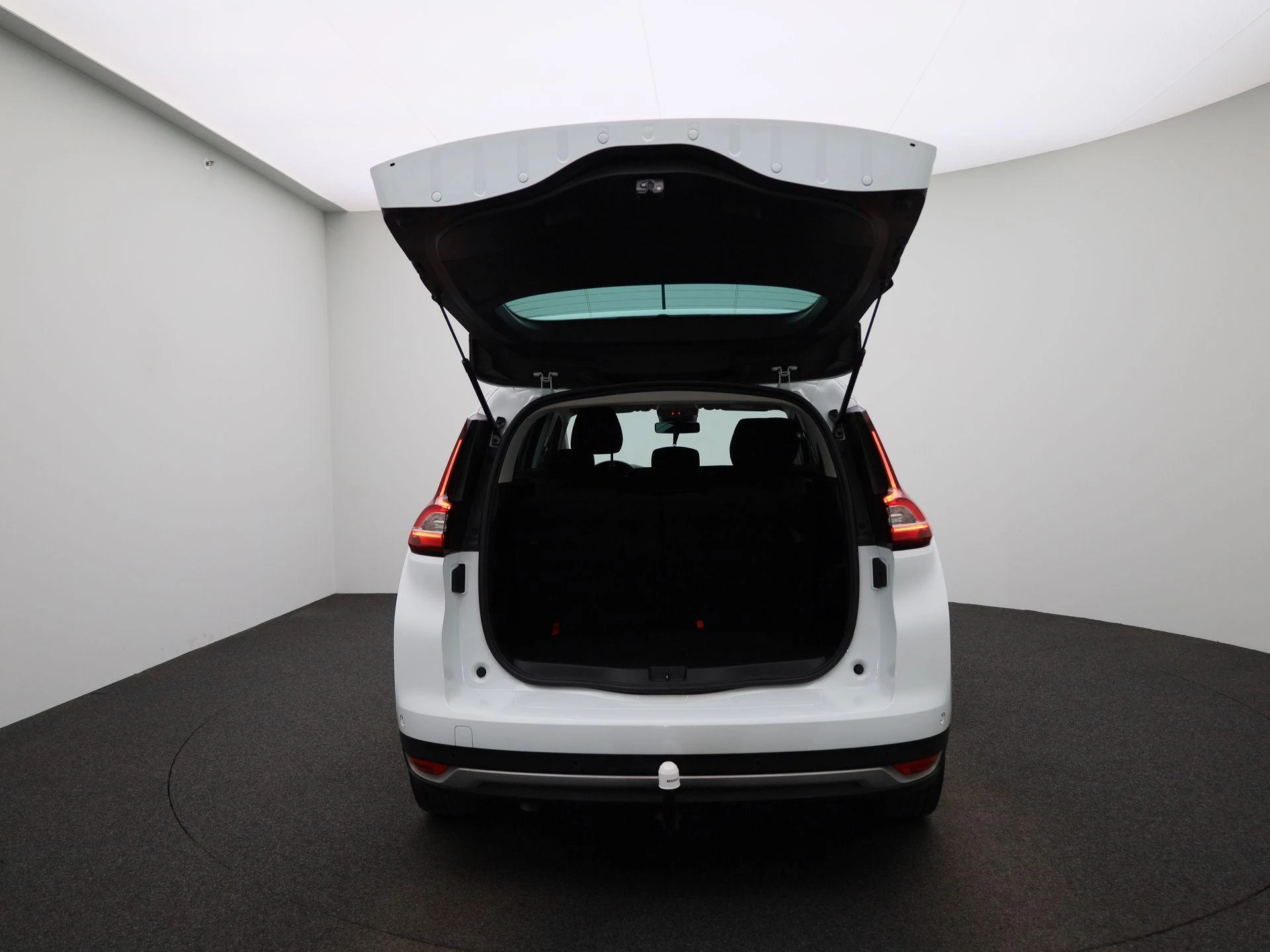 Renault-Grand Scénic-image-12