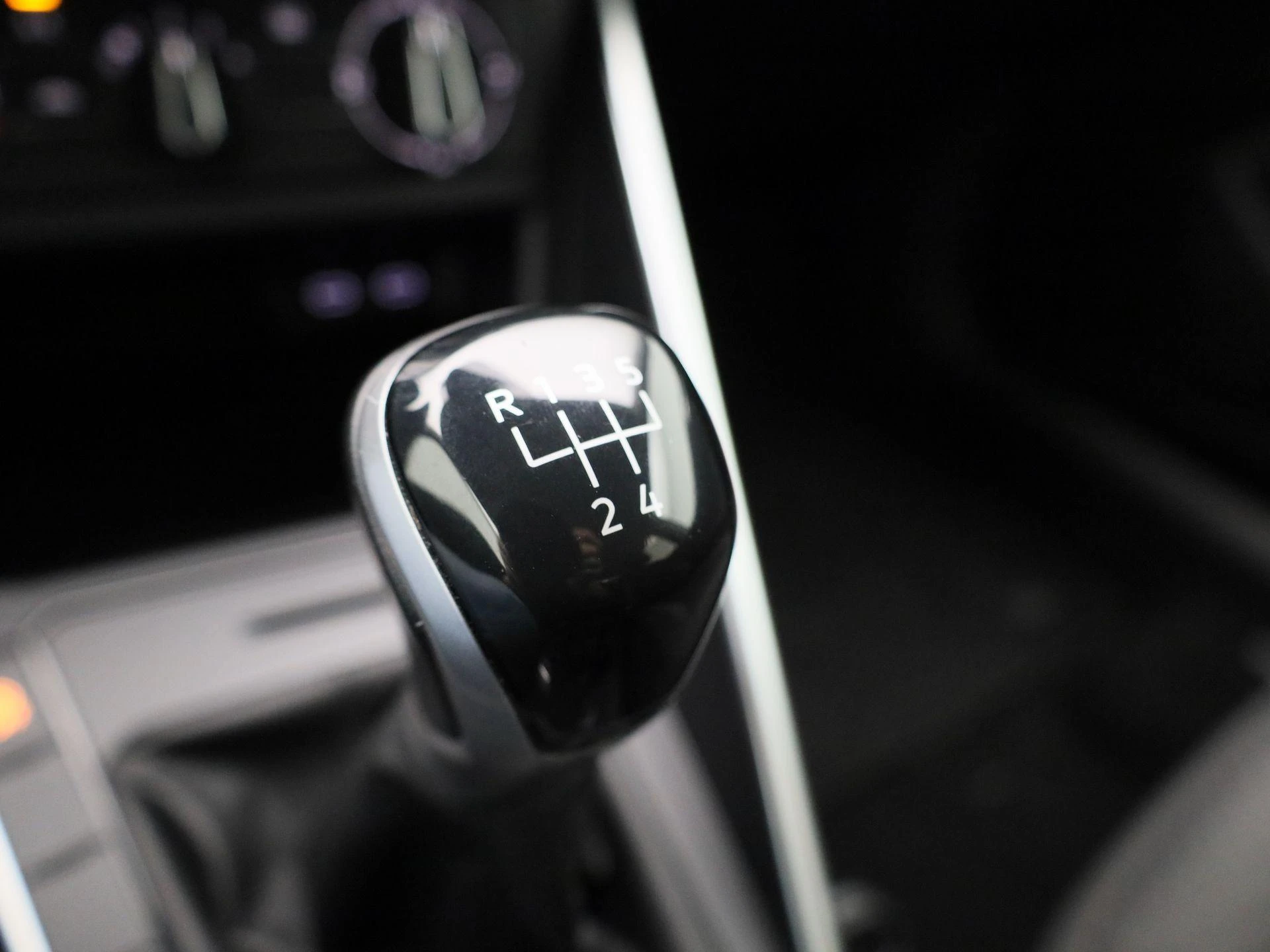 Volkswagen-Polo-image-21